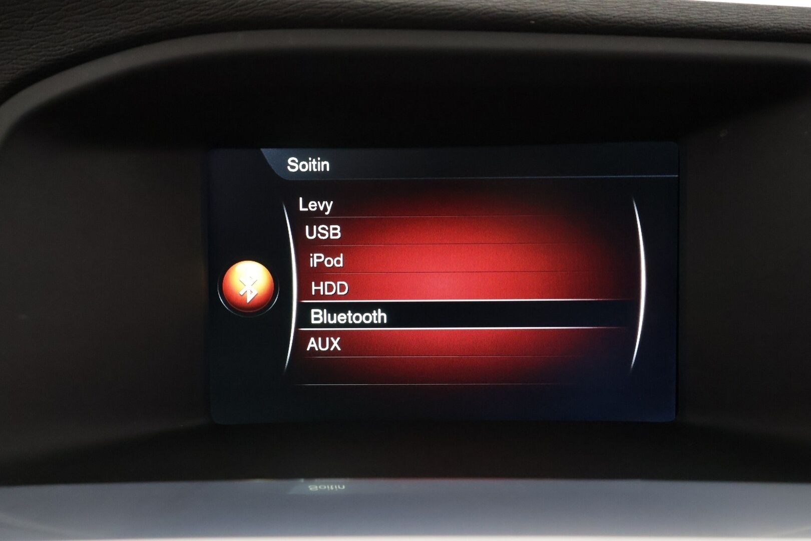 Volvo V60 2016 T4 R-Design aut * Vakkari / P.tutkat / Webasto / Navi / Muistipenkki / Koukku / Kaarrevalot / Digimittaristo * - Suomi-auto / Merkkihuollettu / Webasto / Jakopää ja huolto juuri tehty!