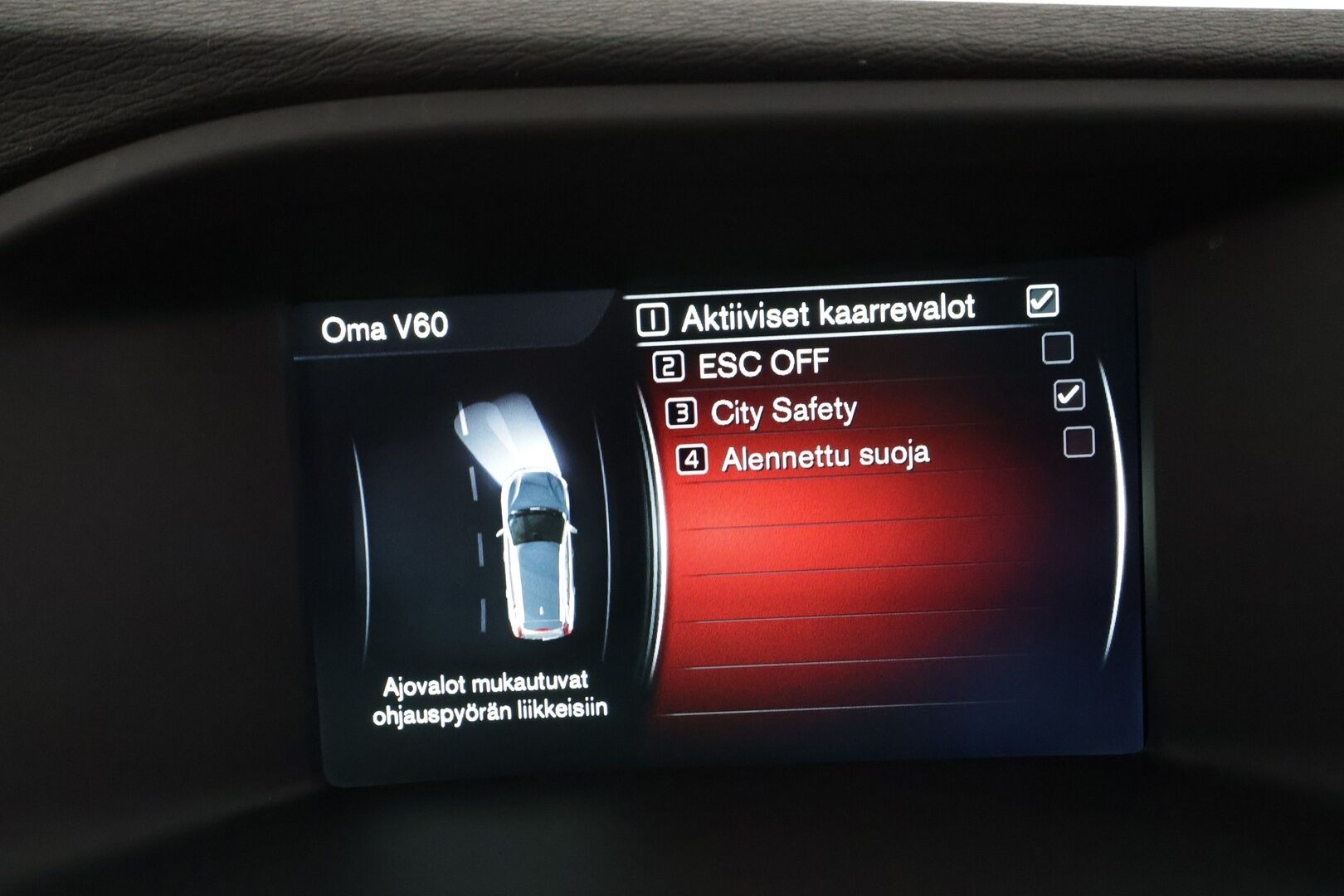 Volvo V60 2016 T4 R-Design aut * Vakkari / P.tutkat / Webasto / Navi / Muistipenkki / Koukku / Kaarrevalot / Digimittaristo * - Suomi-auto / Merkkihuollettu