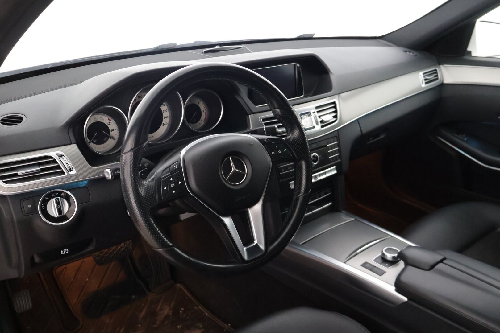 Mercedes-Benz E 2015 250 BlueTec T 4Matic A Premium Business *Ortopedipenkit / Sähkökontti /  Vakkari / Webasto / P. Tutkat* - Suomi-auto / Juuri huollettu!