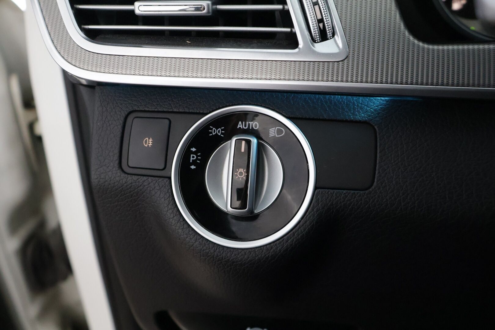 Mercedes-Benz E 2015 250 BlueTec T 4Matic A Premium Business *Ortopedipenkit / Sähkökontti /  Vakkari / Webasto / P. Tutkat* - Suomi-auto / Juuri huollettu!