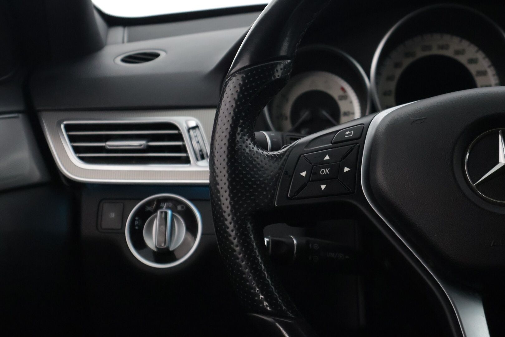 Mercedes-Benz E 2015 250 BlueTec T 4Matic A Premium Business *Ortopedipenkit / Sähkökontti /  Vakkari / Webasto / P. Tutkat* - Suomi-auto / Juuri huollettu!