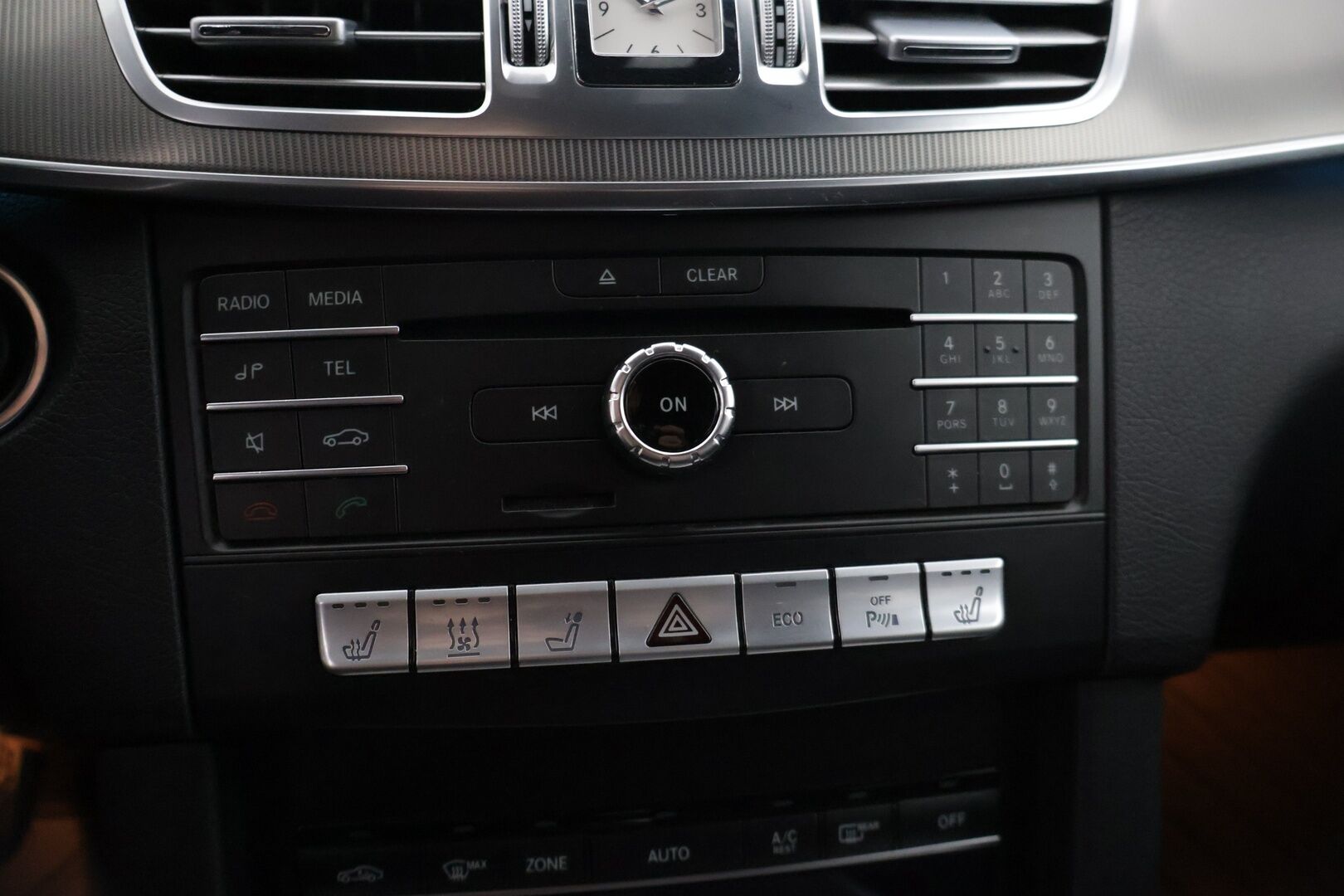 Mercedes-Benz E 2015 250 BlueTec T 4Matic A Premium Business *Ortopedipenkit / Sähkökontti /  Vakkari / Webasto / P. Tutkat* - Suomi-auto / Juuri huollettu!