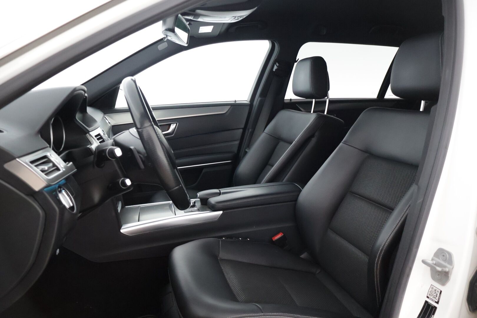 Mercedes-Benz E 2015 250 BlueTec T 4Matic A Premium Business *Ortopedipenkit / Sähkökontti /  Vakkari / Webasto / P. Tutkat* - Suomi-auto / Juuri huollettu!