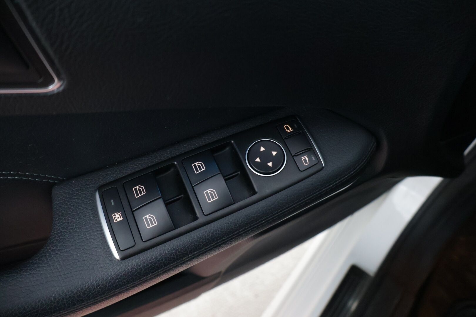 Mercedes-Benz E 2015 250 BlueTec T 4Matic A Premium Business *Ortopedipenkit / Sähkökontti /  Vakkari / Webasto / P. Tutkat* - Suomi-auto / Juuri huollettu!