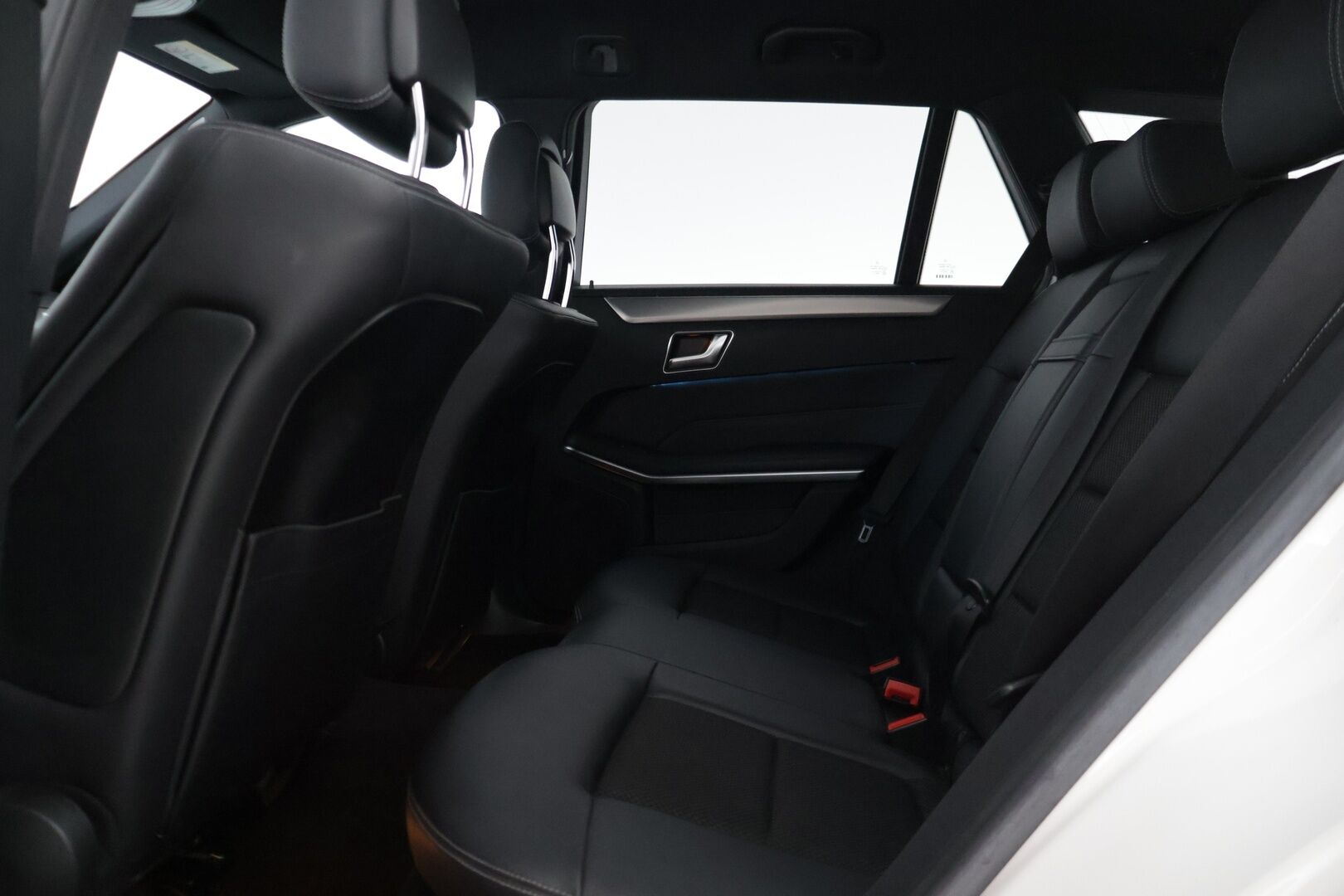 Mercedes-Benz E 2015 250 BlueTec T 4Matic A Premium Business *Ortopedipenkit / Sähkökontti /  Vakkari / Webasto / P. Tutkat* - Suomi-auto / Juuri huollettu!