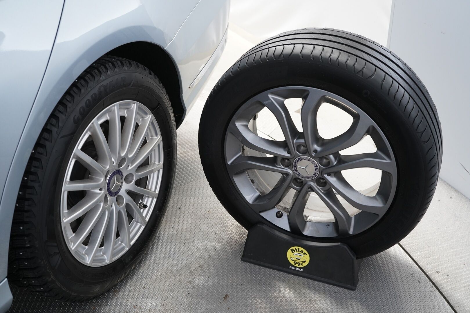 Mercedes-Benz C 2015 180 BlueTec A Premium Business *ILS / Koukku / Tutkat / Sporttipenkit* - Suomi-auto / Juuri huollettu / Kahdet MB:n vanteet!