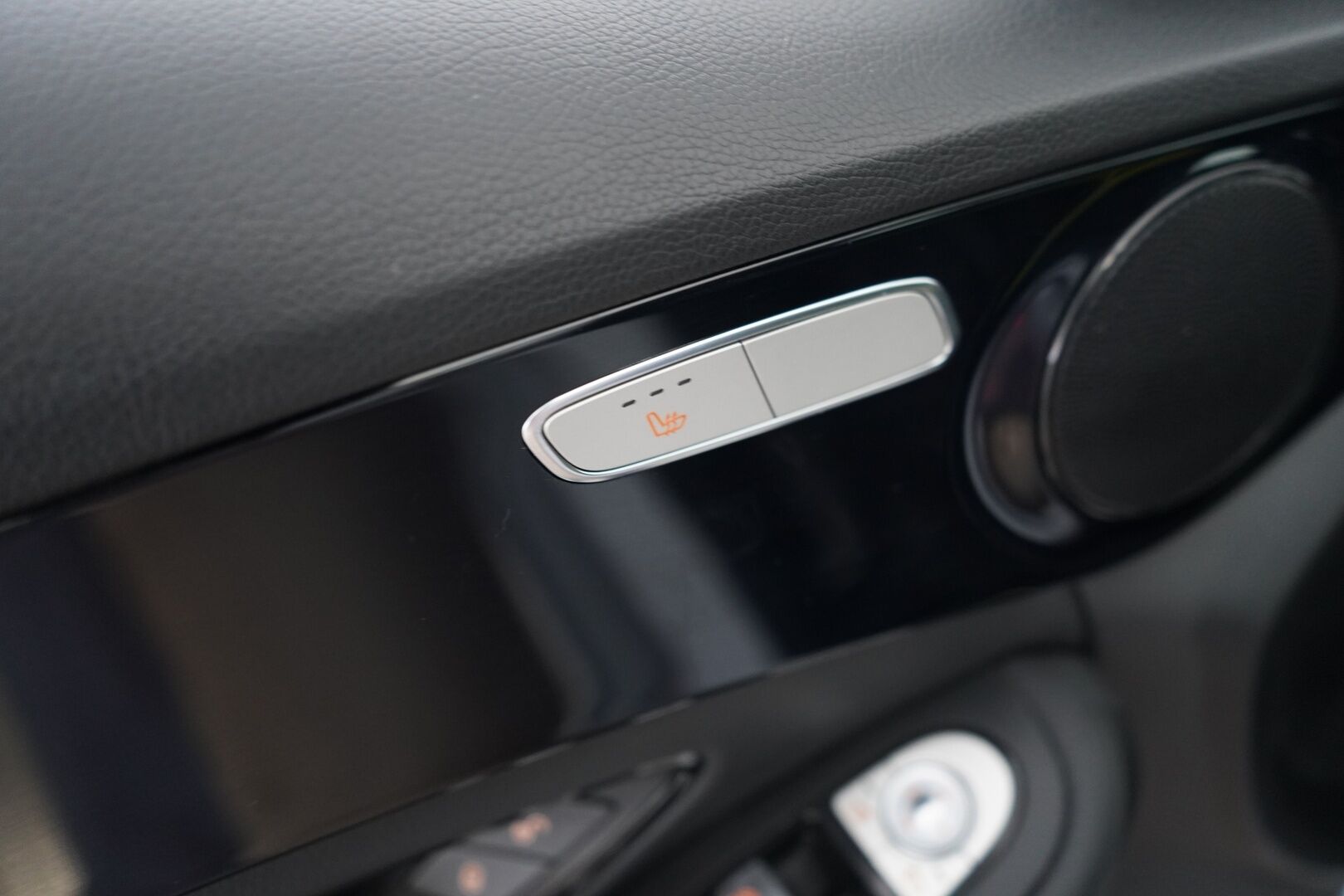 Mercedes-Benz C 2015 180 BlueTec A Premium Business *ILS / Koukku / Tutkat / Sporttipenkit* - Suomi-auto / Juuri huollettu / Kahdet MB:n vanteet! - HULLUT AVAJAISHULINAT KORKOTARJOUS 3,29 %