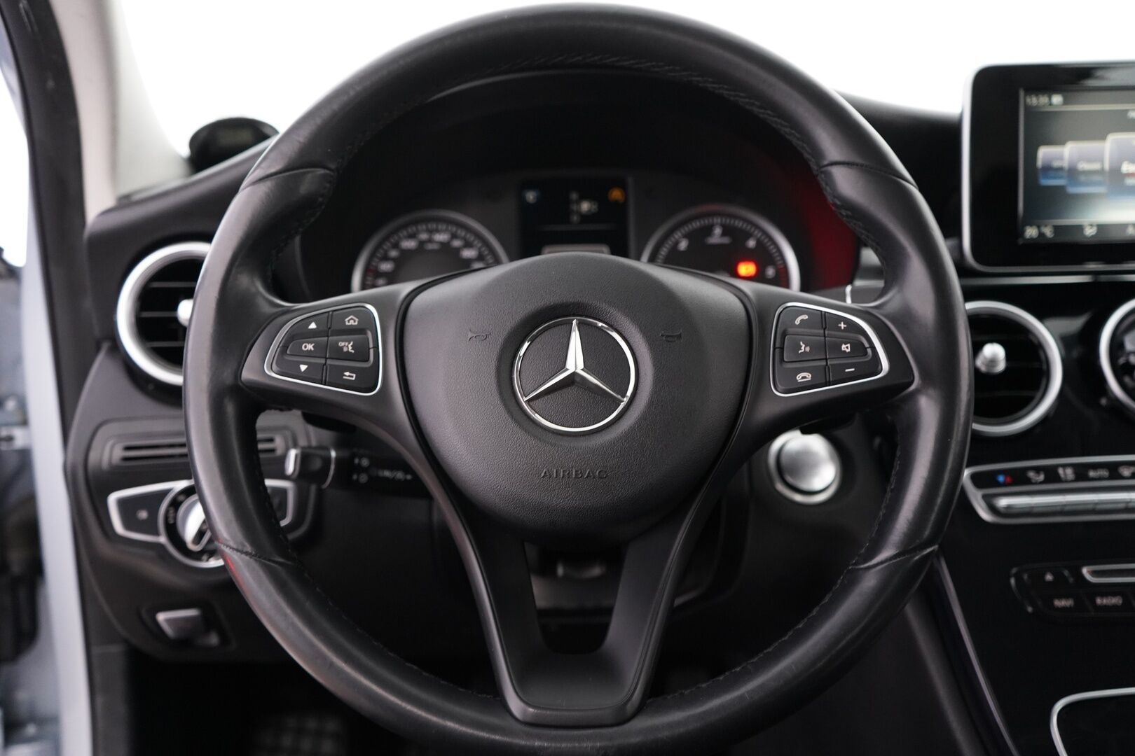 Mercedes-Benz C 2015 180 BlueTec A Premium Business *ILS / Koukku / Tutkat / Sporttipenkit* - Suomi-auto / Juuri huollettu / Kahdet MB:n vanteet! - HULLUT AVAJAISHULINAT KORKOTARJOUS 3,29 %