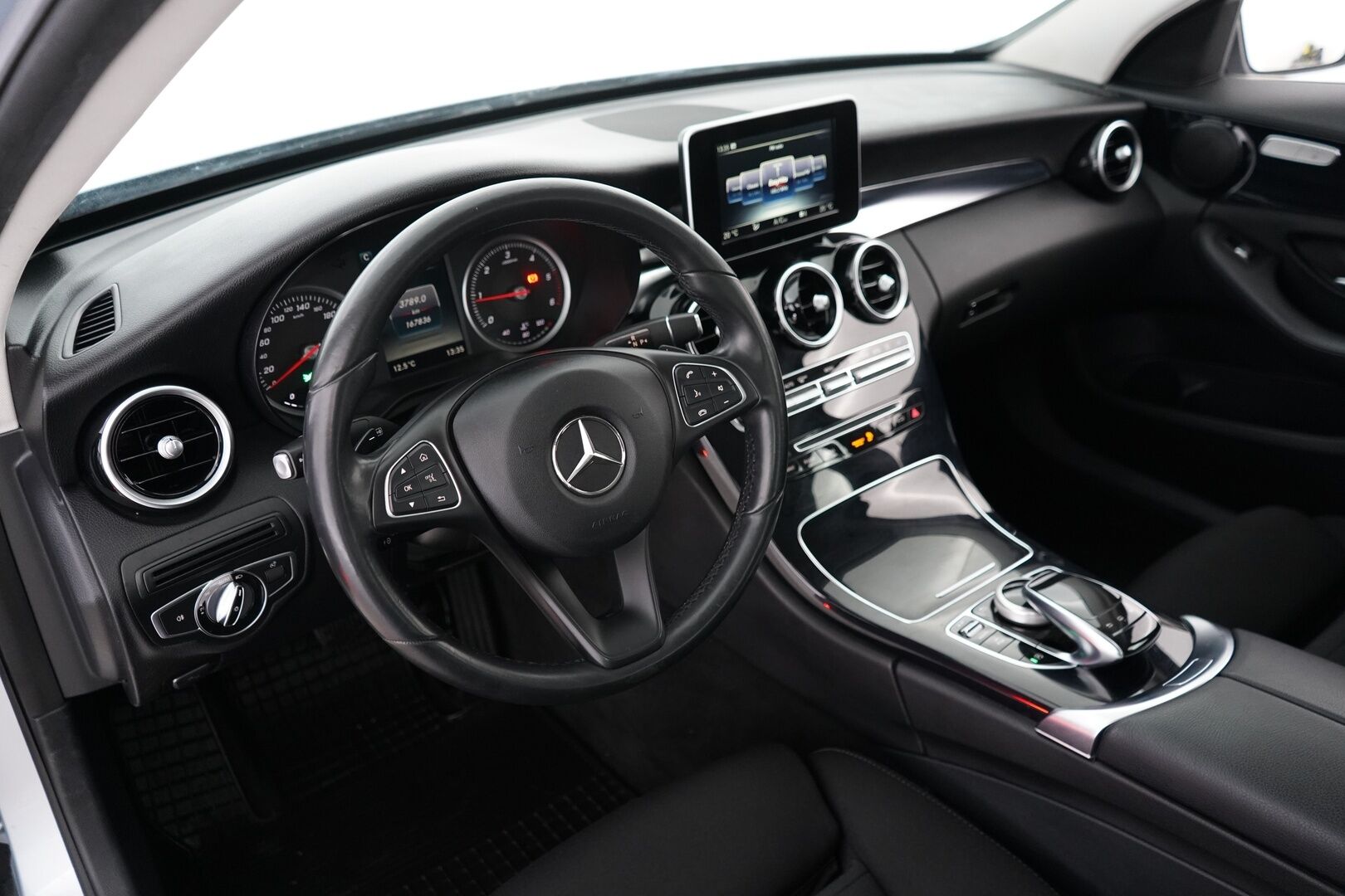 Mercedes-Benz C 2015 180 BlueTec A Premium Business - KATSO MIHIN KAMPANJAHINTAAN! | Suomi-auto | Koukku | Vakkari | ILS | Juuri huollettu | Kahdet MB:n vanteet | Sporttipenkit