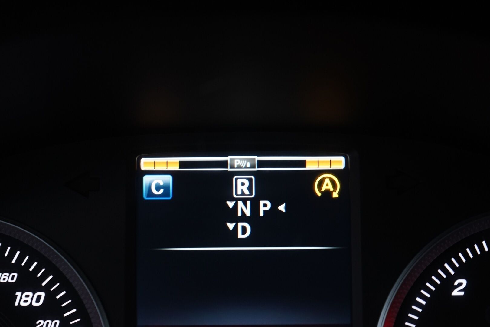 Mercedes-Benz C 2015 180 BlueTec A Premium Business *ILS / Koukku / Tutkat / Sporttipenkit* - Suomi-auto / Juuri huollettu / Kahdet MB:n vanteet! - HULLUT AVAJAISHULINAT KORKOTARJOUS 3,29 %