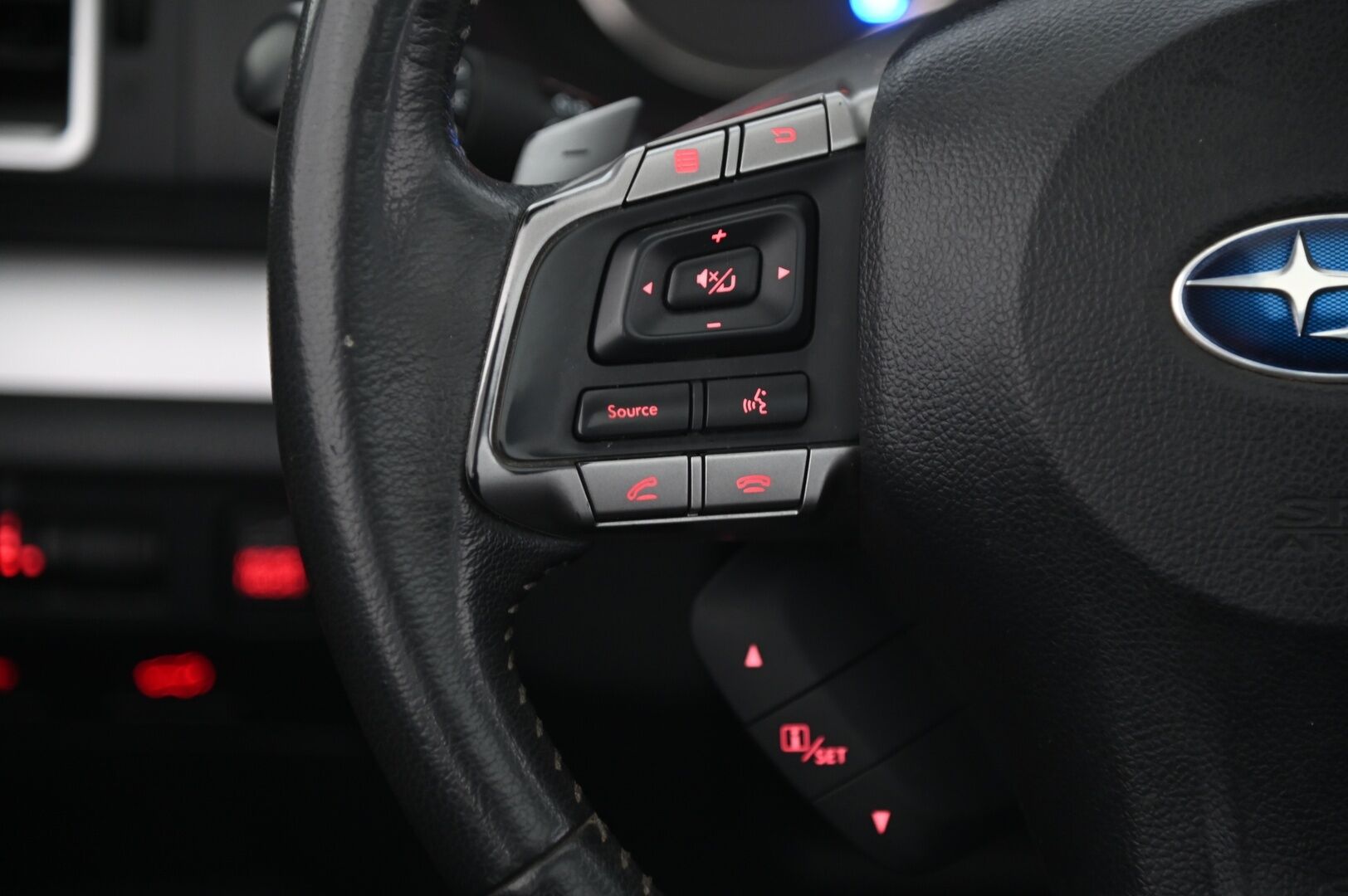 Subaru Forester 2015 2,0 XE TD CVT*Lasikattoluukku / P-kamera / Vetokoukku / Lohko&sisätilanlämmitin* - *Juuri tullut / Suomi-auto* - HULLUT AVAJAISHULINAT KORKOTARJOUS 3,29 %