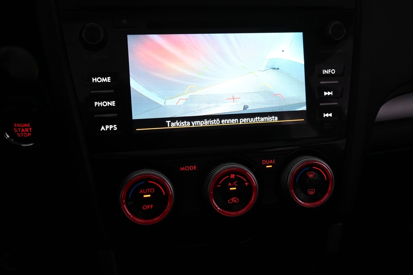 Subaru Forester 2015 2,0 XE TD CVT*Lasikattoluukku / P-kamera / Vetokoukku / Lohko&sisätilanlämmitin* - *Juuri tullut / Suomi-auto* - HULLUT AVAJAISHULINAT KORKOTARJOUS 3,29 %