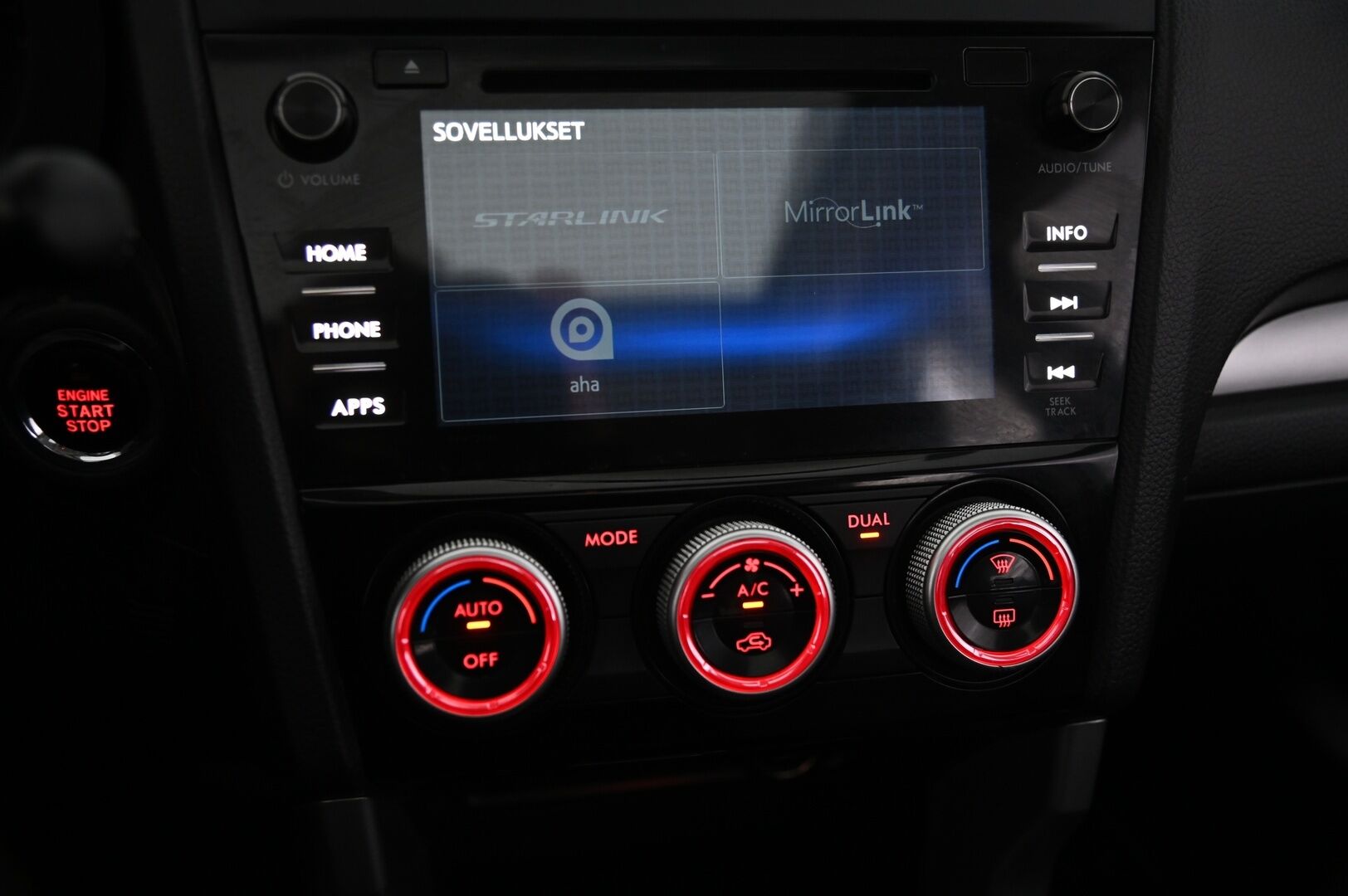 Subaru Forester 2015 2,0 XE TD CVT*Lasikattoluukku / P-kamera / Vetokoukku / Lohko&sisätilanlämmitin* - *Juuri tullut / Suomi-auto* - HULLUT AVAJAISHULINAT KORKOTARJOUS 3,29 %