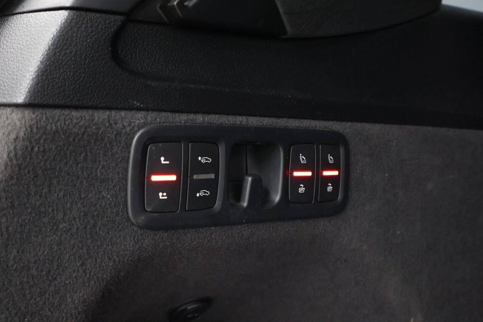 Audi Q7 2016 3,0 V6 TDI 200 kW quattro tiptronic S line 7-Paikkainen - 3,99 % KORKOTARJOUS TÄHÄN AUTOON 31.8. ASTI! - Webasto / Adapt.Vakkari / Night Vision / Bose Surround / Digital Cockpit / Nahkasisusta / 7P / Peruutuskamera / Matrix LED / Vetokoukku / VARUSTELTU