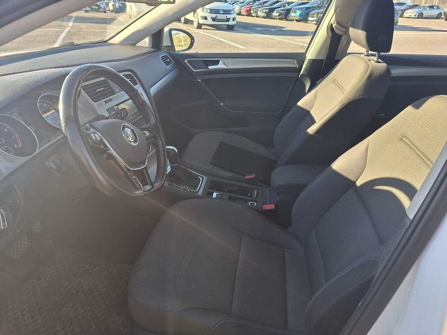 Volkswagen Golf 2015 Variant Comfortline 1,2 TSI 81 kW (110 hv) DSG-automaatti - | Webasto | Bluetooth | Suomi-auto | Vakionopeudensäädin | Pysäköintitutkat | 
