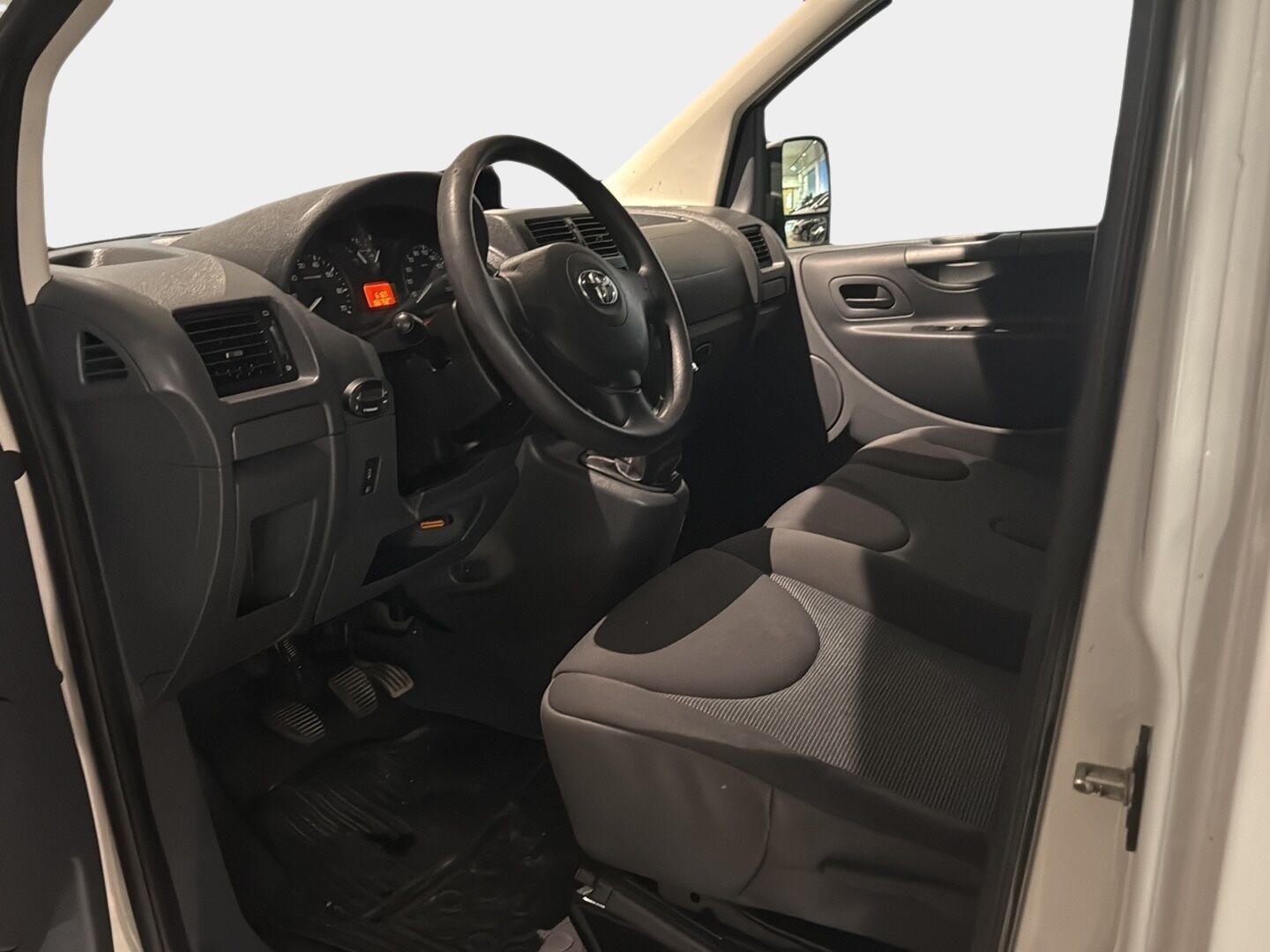 Toyota Proace 2015 L1H1 1,6 D 90 Life *ALV-vähennyskelp / Vetokoukku / Webasto / Ilmastointi / Inverter*