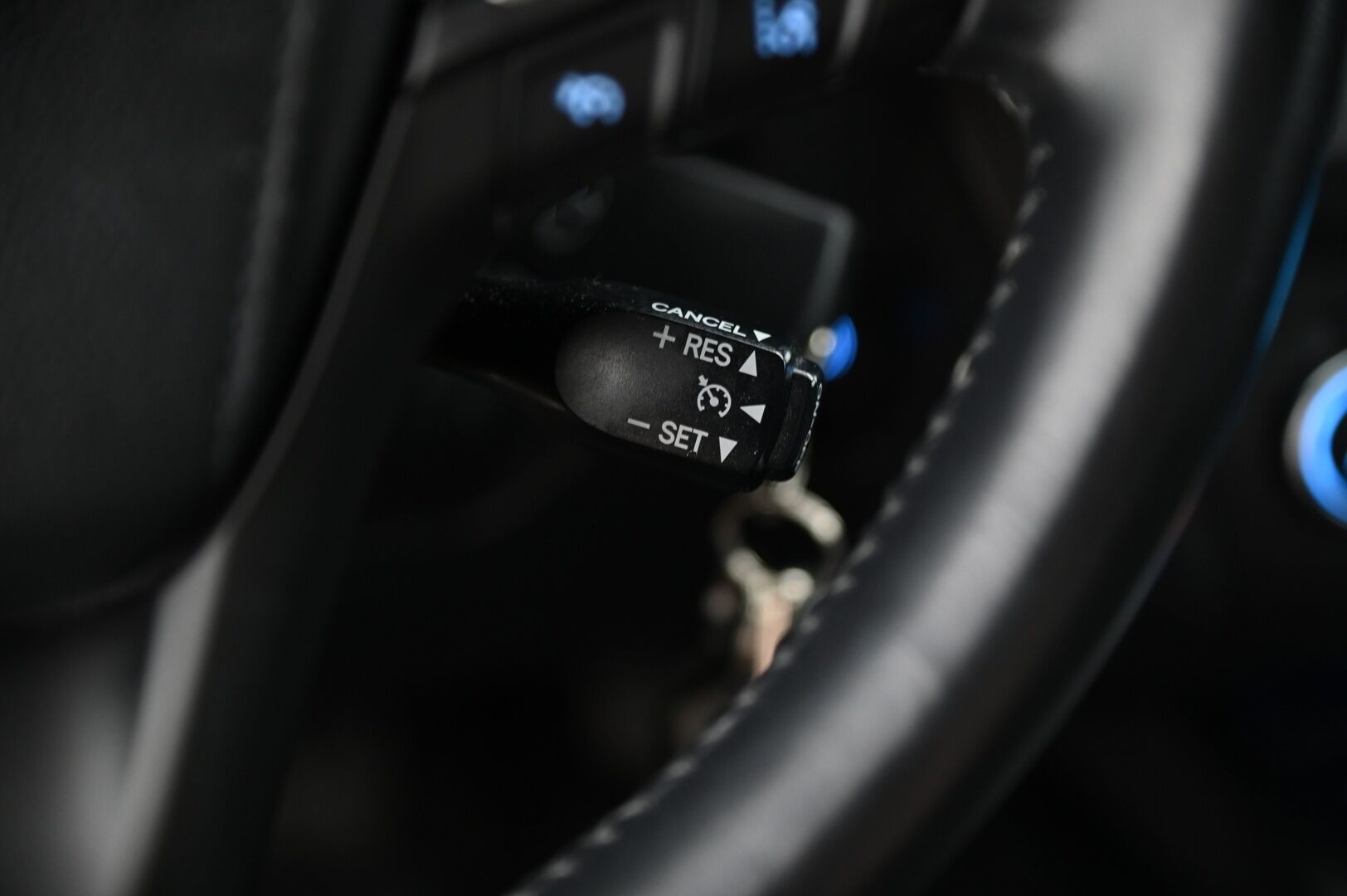 Toyota Avensis 2016 *1,8 Valvematic Active Touring Sports Multidrive S *P-Kamera / Koukku / Navi / Vakionopeudensäädin* - *Suomi-Auto / Lohkolämmitin sisäpistokkeella / 2X Renkaat / Siisti*