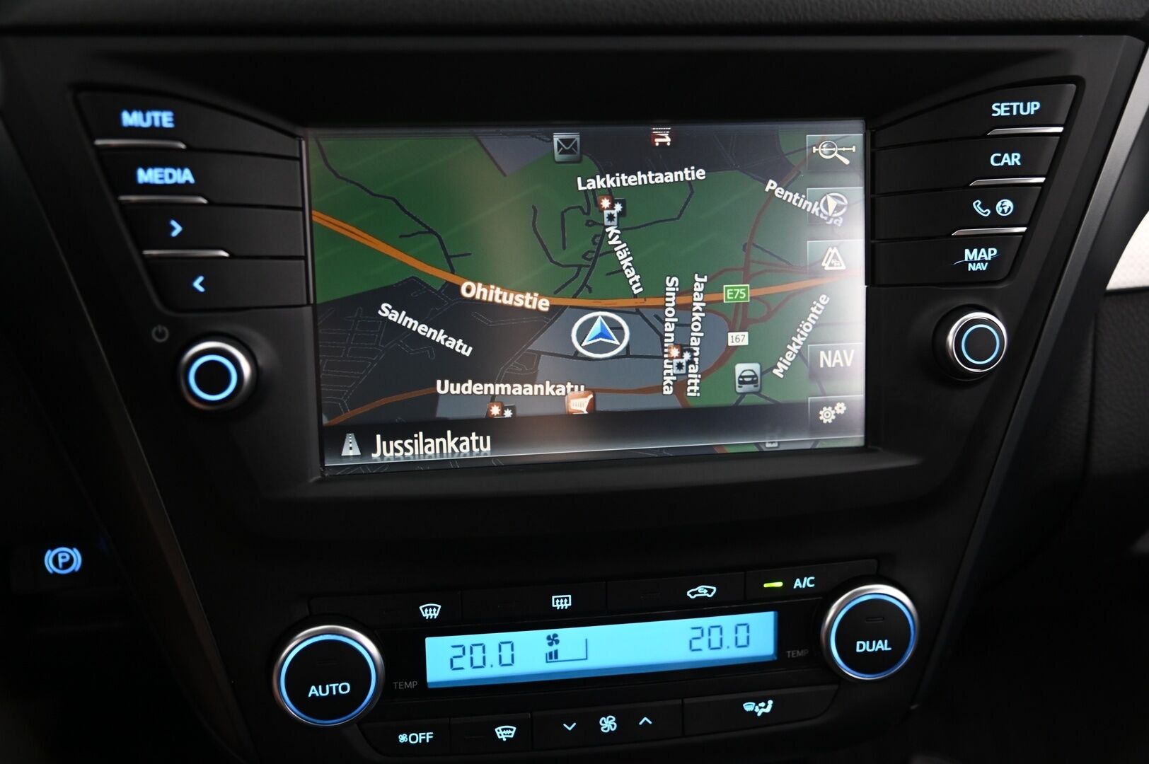 Toyota Avensis 2016 *1,8 Valvematic Active Touring Sports Multidrive S *P-Kamera / Koukku / Navi / Vakionopeudensäädin* - *Suomi-Auto / Lohkolämmitin sisäpistokkeella / 2X Renkaat / Siisti*