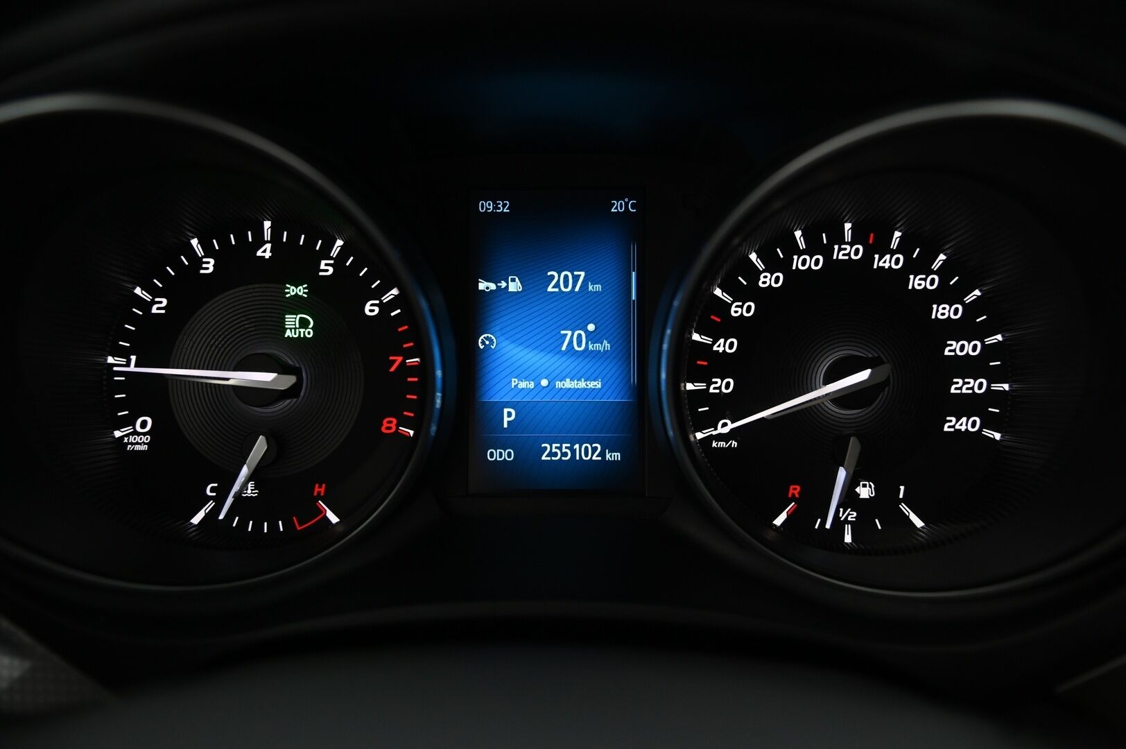 Toyota Avensis 2016 *1,8 Valvematic Active Touring Sports Multidrive S *P-Kamera / Koukku / Navi / Vakionopeudensäädin* - *Suomi-Auto / Lohkolämmitin sisäpistokkeella / 2X Renkaat / Siisti*