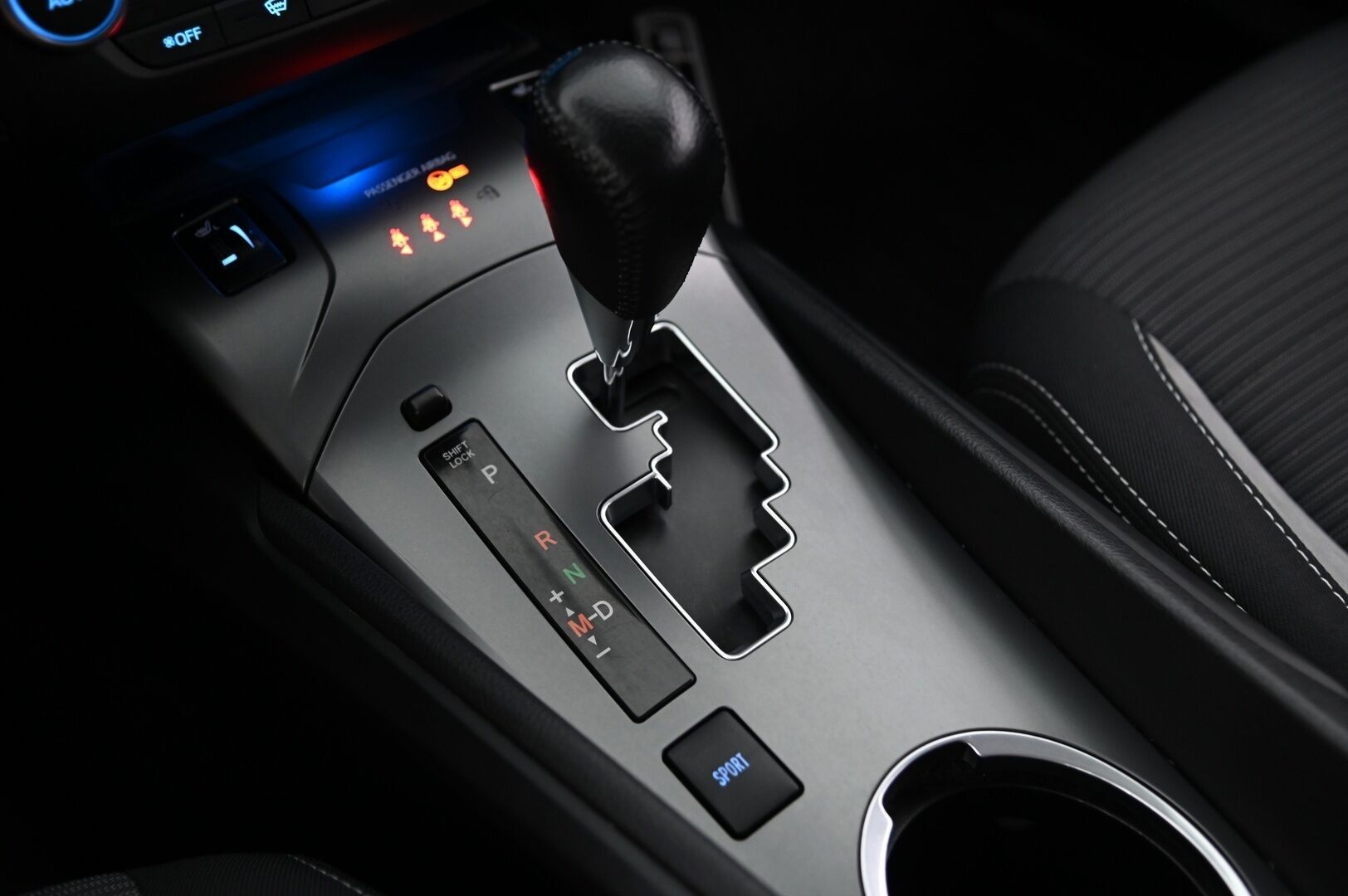 Toyota Avensis 2016 *1,8 Valvematic Active Touring Sports Multidrive S *P-Kamera / Koukku / Navi / Vakionopeudensäädin* - *Suomi-Auto / Lohkolämmitin sisäpistokkeella / 2X Renkaat / Siisti*