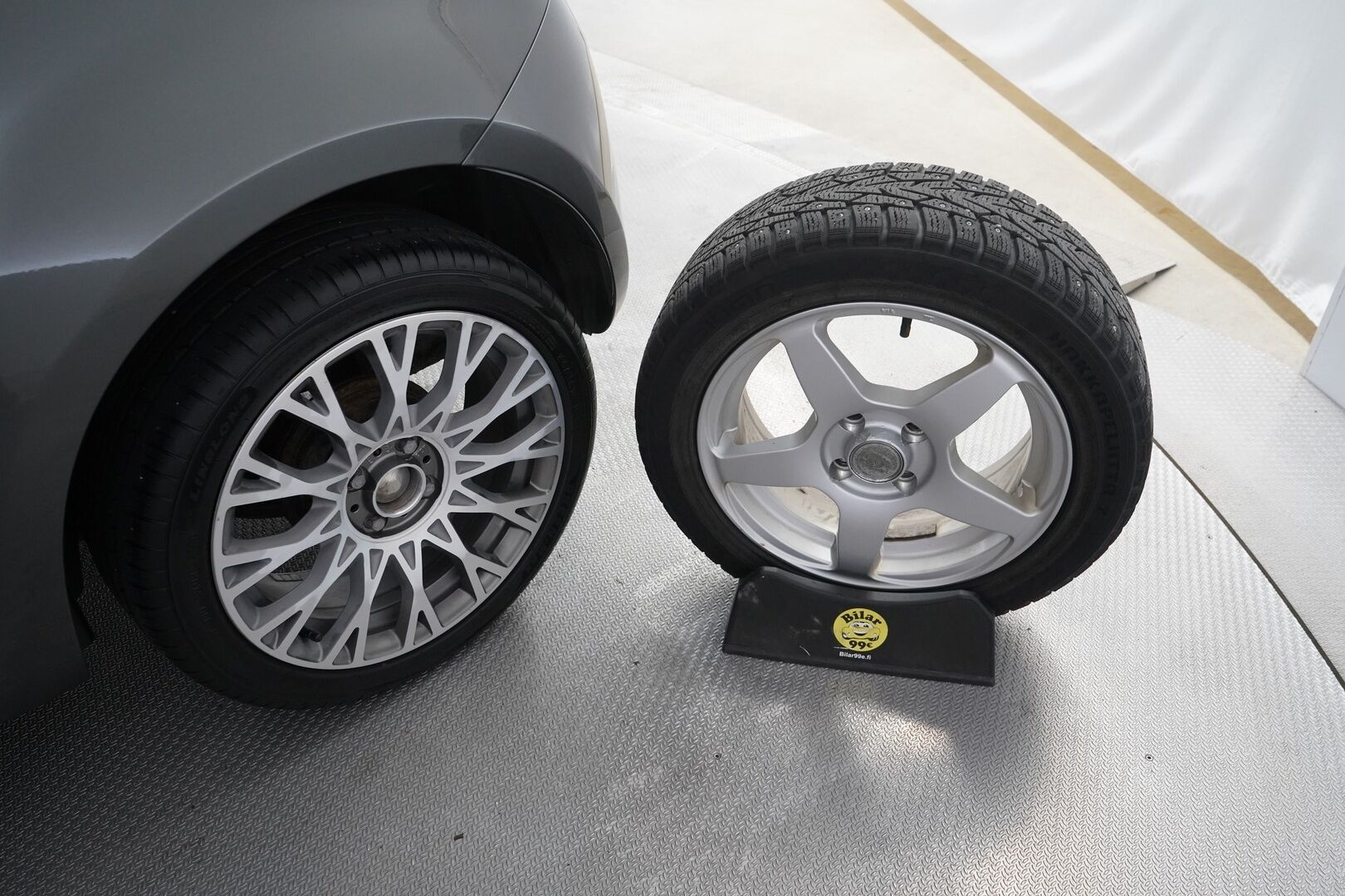 Fiat 500 2013 1.2 Lounge 8v 69hv Dualogic-aut S&S Bensiini *Kattoikkuna / Metalliväri / Siisti* - Kahdet renkaat alumiinivantein / Hyvät huollot / Viimeisin huolto 108tkm