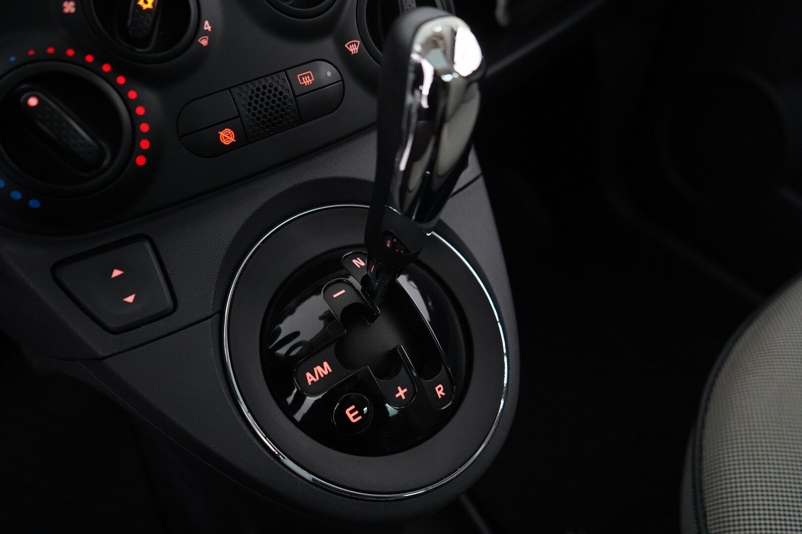 Fiat 500 2013 1.2 Lounge 8v 69hv Dualogic-aut S&S Bensiini *Kattoikkuna / Metalliväri / Siisti* - Kahdet renkaat alumiinivantein / Hyvät huollot / Viimeisin huolto 108tkm