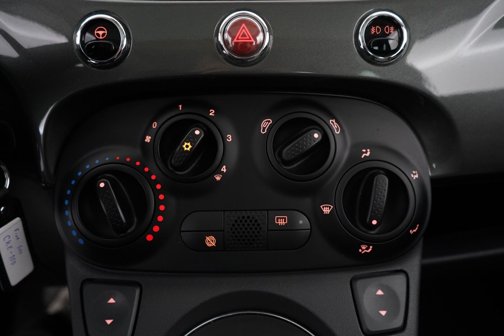 Fiat 500 2013 1.2 Lounge 8v 69hv Dualogic-aut S&S Bensiini *Kattoikkuna / Metalliväri / Siisti* - Kahdet renkaat alumiinivantein / Hyvät huollot / Viimeisin huolto 108tkm