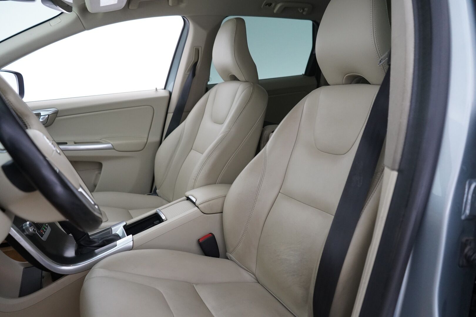 Volvo XC60 2016 D5 AWD Business Summum aut *ACC / Webasto / VOC / Vetokoukku / Ratinlämmitin* - Suomi-auto / Hyvä huoltohistoria / Kahdet OEM vanteet 