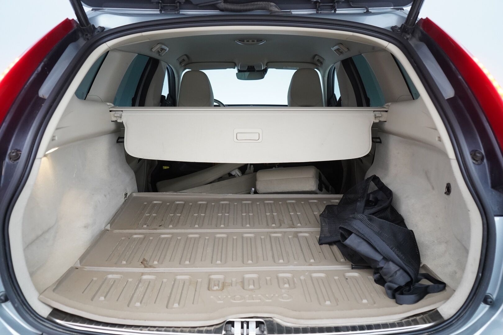 Volvo XC60 2016 D5 AWD Business Summum aut *ACC / Webasto / VOC / Vetokoukku / Ratinlämmitin* - Suomi-auto / Hyvä huoltohistoria / Kahdet OEM vanteet 