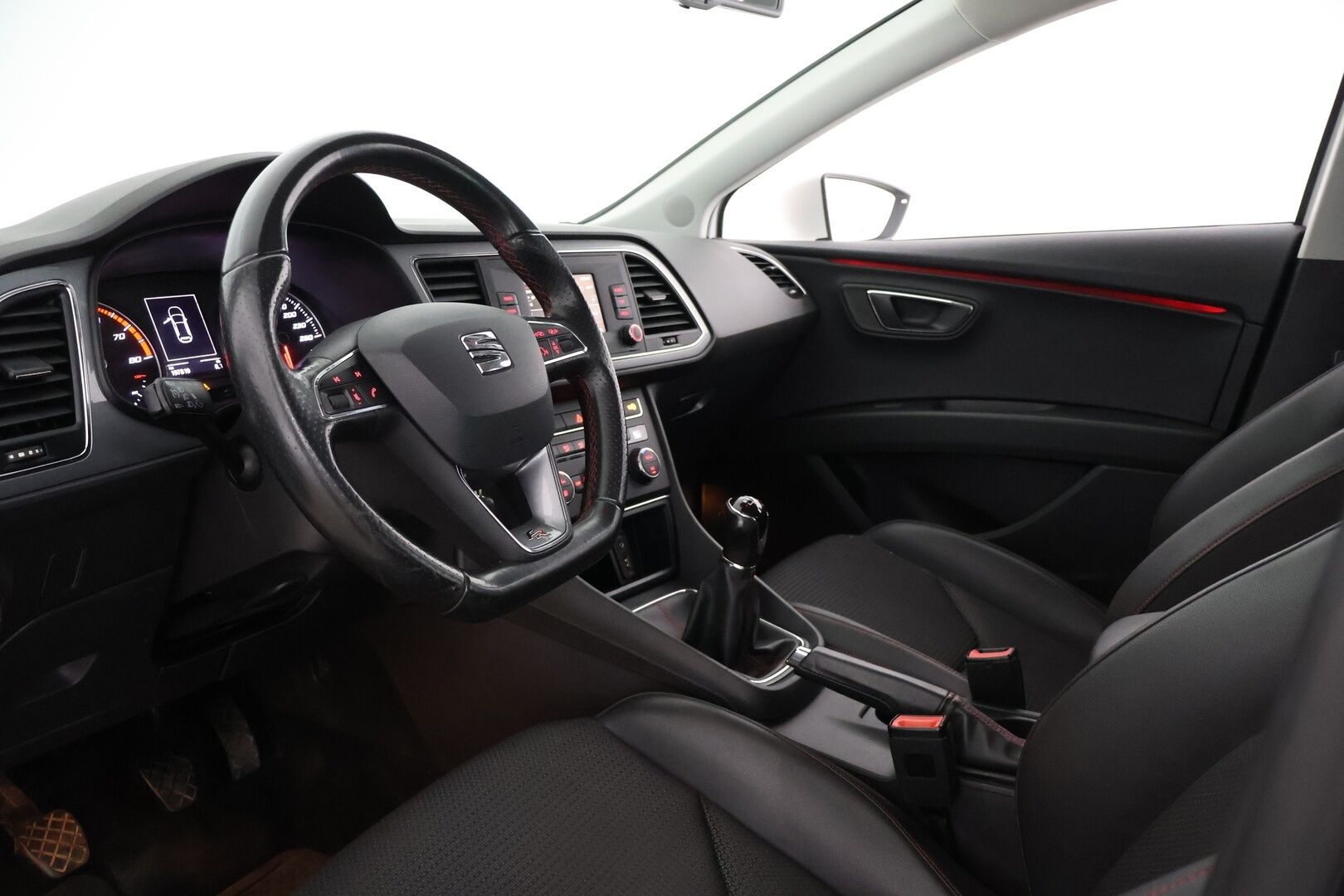 Seat Leon ST 2016 1,8 TSI 180 FR - | Suomi-Auto | Lohko + sis. pistoke | Puolinahat | Vakkari | LED