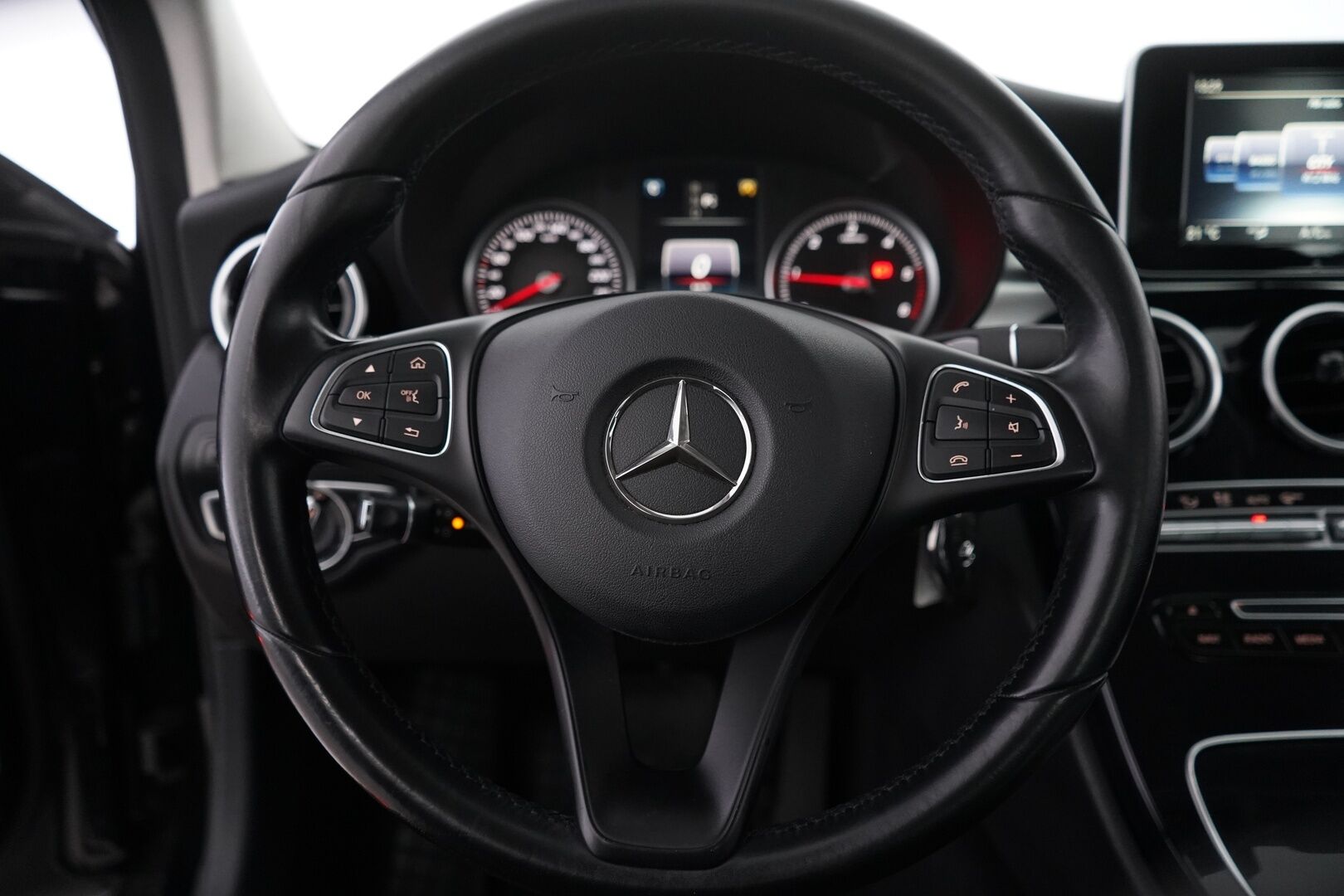 Mercedes-Benz C 2016 200 BlueTec A Premium Business *ILS / Sporttipenkit / Suomi-auto* - AMG-Vanteet / Hyvät kesärenkaat / Juuri katsastettu