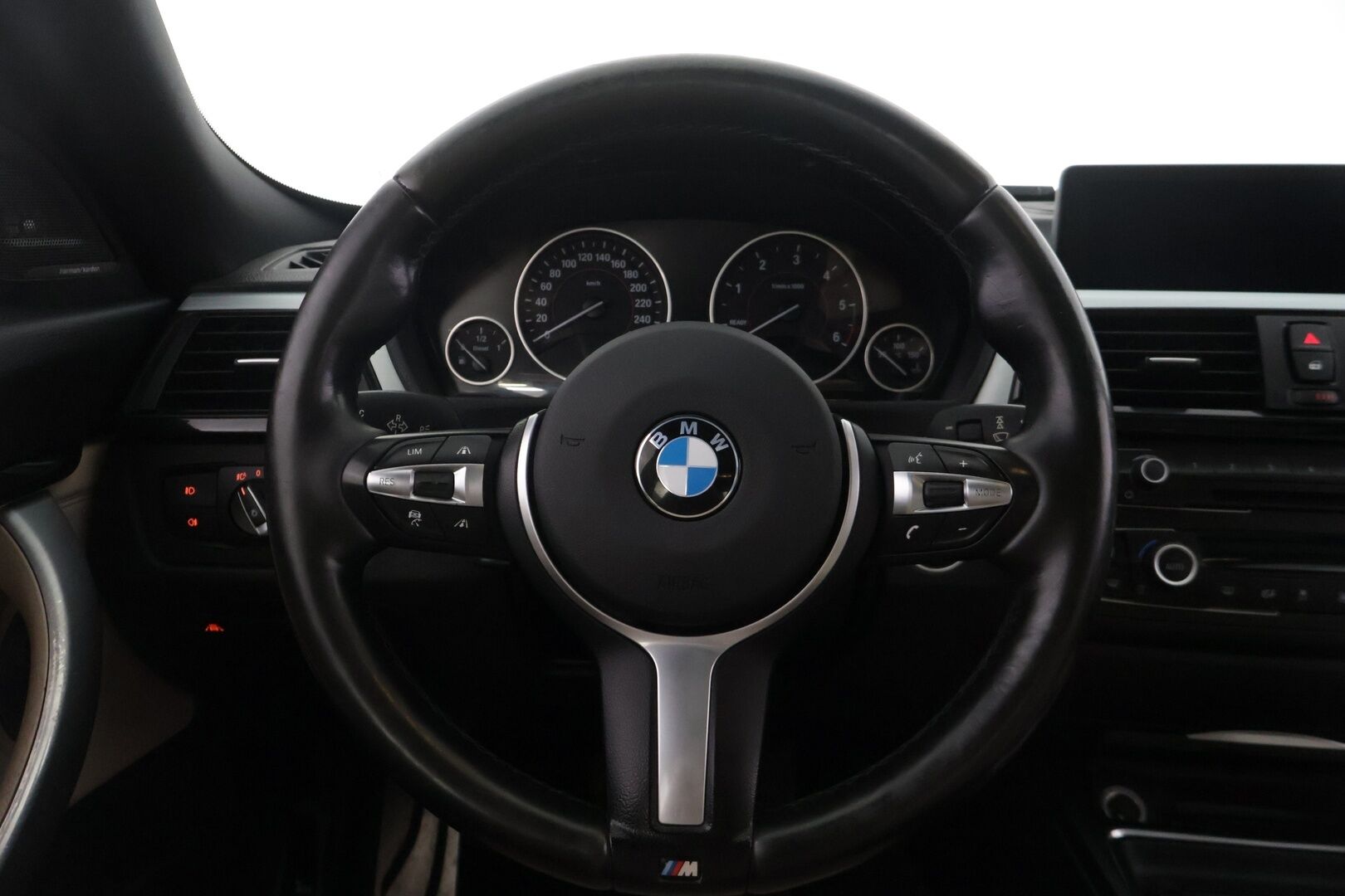 BMW 330 GRAN TURISMO 2015 F34 330d A xDrive M-Sport - *ACC | Panorama | HUD | H&K | Koukku | Comfort Access | P. kamera |Sähkösäätöiset etupenkit, kuskin muistilla | Xenon-ajovalot*