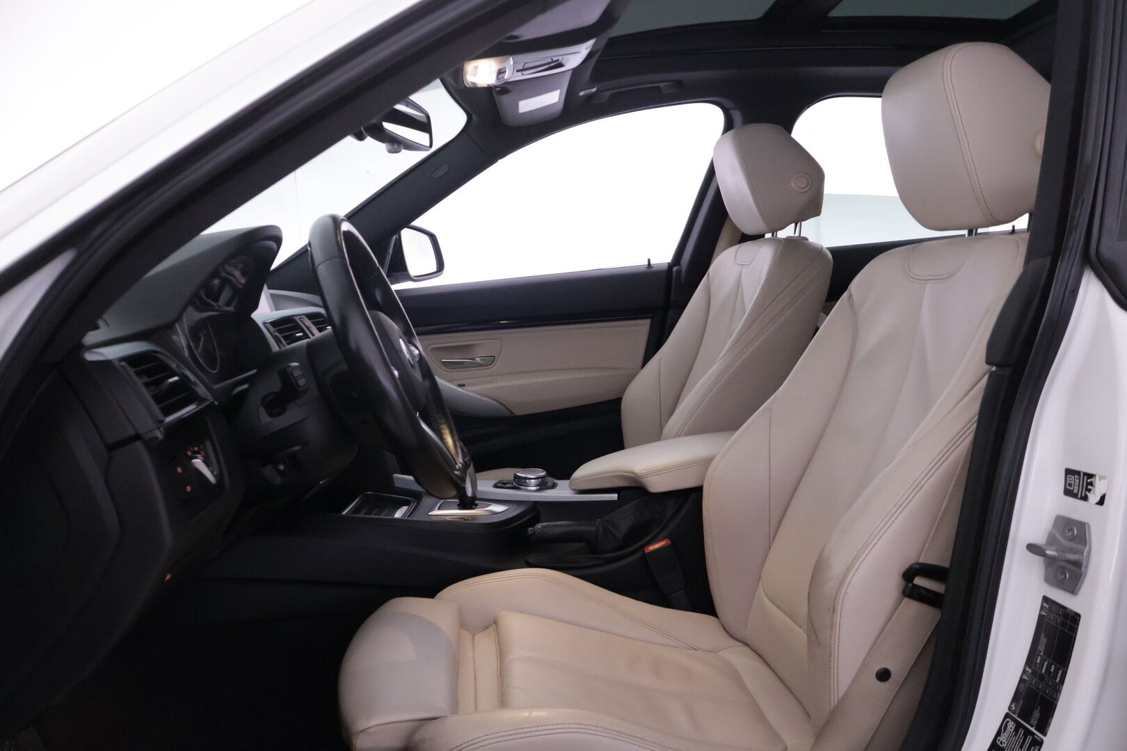 BMW 330 GRAN TURISMO 2015 F34 330d A xDrive M-Sport - *ACC | Panorama | HUD | H&K | Koukku | Comfort Access | P. kamera |Sähkösäätöiset etupenkit, kuskin muistilla | Xenon-ajovalot*