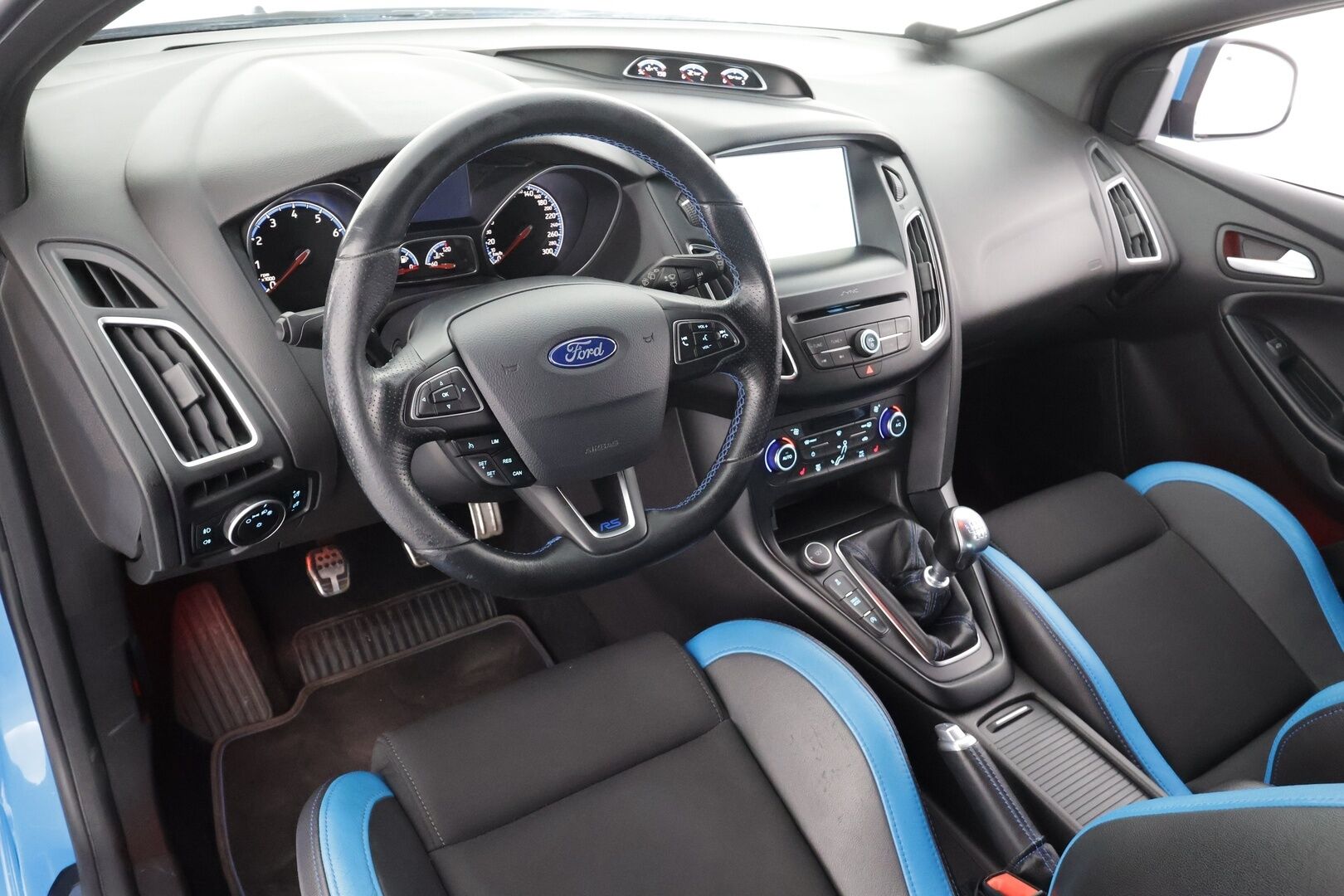 Ford Focus 2016 2,3 EcoBoost 350 hv start/stop M6 RS * Lohkolämmitin / Xenon / P.tutka / Vakkari / Launch Control / Bluetooth * - Suomi-auto / Kahdet renkaat / Merkkihuollettu!