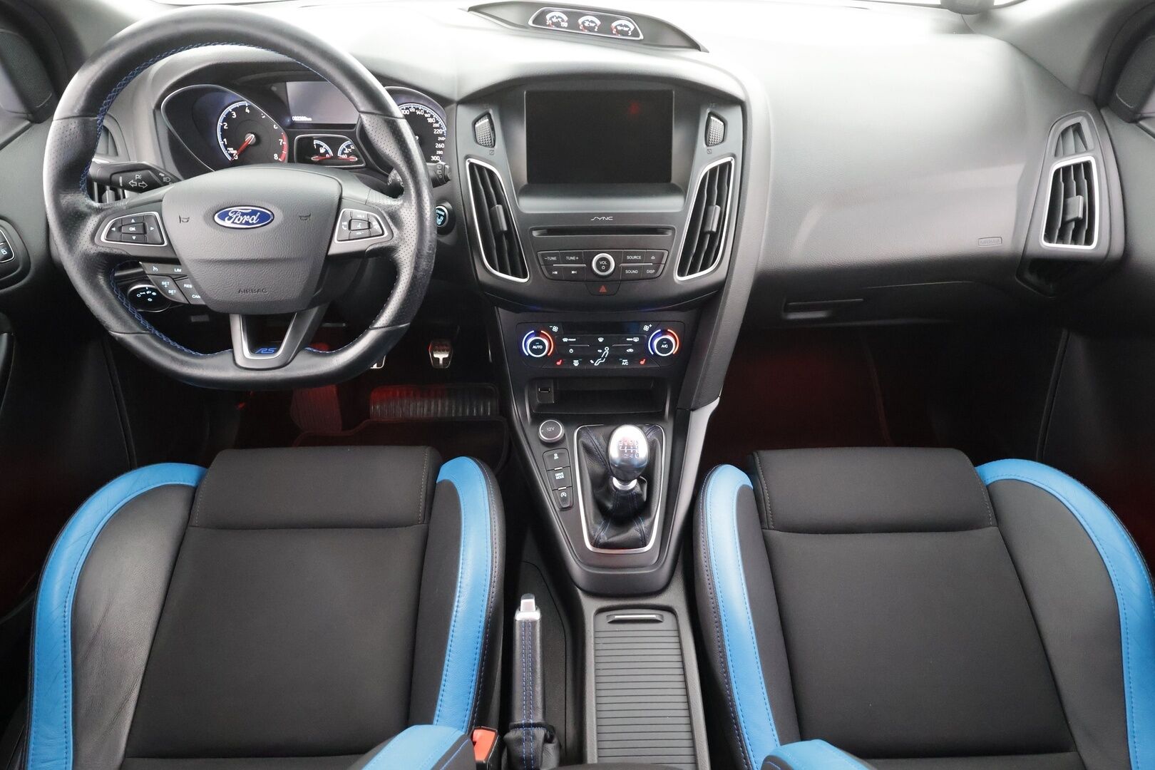 Ford Focus 2016 2,3 EcoBoost 350 hv start/stop M6 RS * Lohkolämmitin / Xenon / P.tutka / Vakkari / Launch Control / Bluetooth * - Suomi-auto / Kahdet renkaat / Merkkihuollettu!