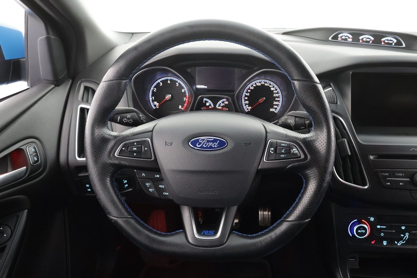 Ford Focus 2016 2,3 EcoBoost 350 hv start/stop M6 RS * Lohkolämmitin / Xenon / P.tutka / Vakkari / Launch Control / Bluetooth * - Suomi-auto / Kahdet renkaat / Merkkihuollettu!