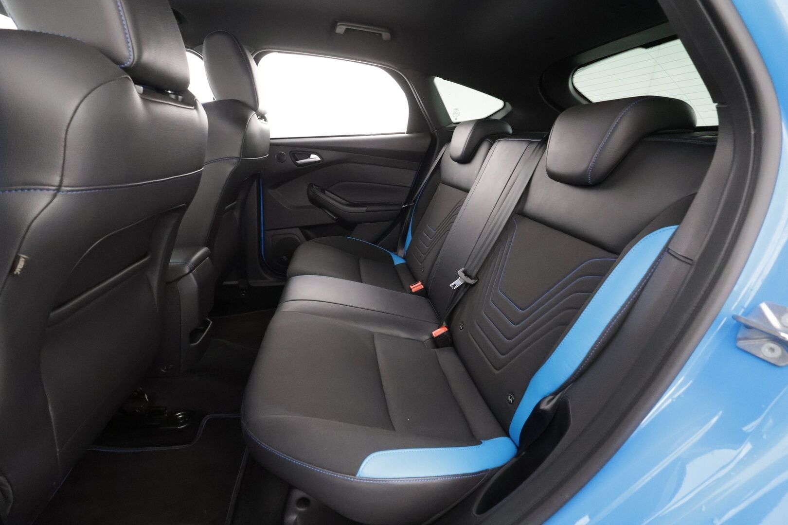 Ford Focus 2016 2,3 EcoBoost 350 hv start/stop M6 RS * Lohkolämmitin / Xenon / P.tutka / Vakkari / Launch Control / Bluetooth * - Suomi-auto / Kahdet renkaat / Merkkihuollettu!