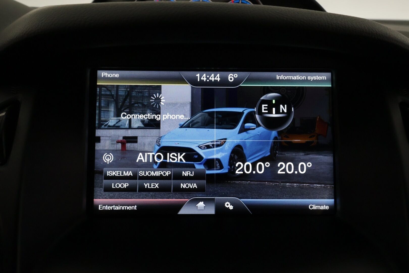 Ford Focus 2016 2,3 EcoBoost 350 hv start/stop M6 RS * Lohkolämmitin / Xenon / P.tutka / Vakkari / Launch Control / Bluetooth * - Suomi-auto / Kahdet renkaat / Merkkihuollettu!