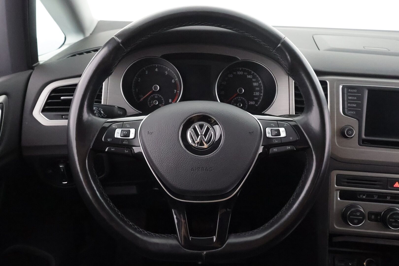 Volkswagen Golf Sportsvan 2016 Comfortline 1,4 TSI 92 kW (125 hv) DSG-automaatti - | ACC | Webasto | Koukku | P.kamera | ergoActive | Xenon | Keyless | Lane Assist | Apple & Android | Lämm. ratti | 2x renkaat aluin | Huoltokirja | - KORKO VAIN 3,99 %