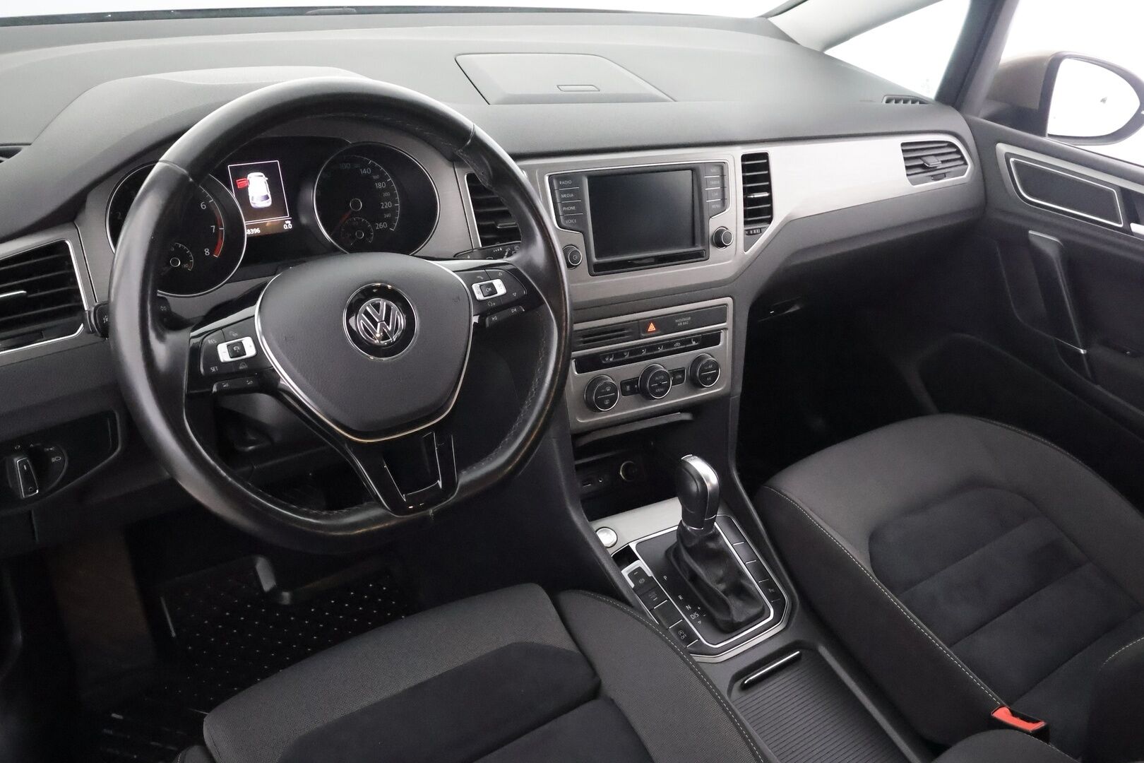 Volkswagen Golf Sportsvan 2016 Comfortline 1,4 TSI 92 kW (125 hv) DSG-automaatti - | ACC | Webasto | Koukku | P.kamera | ergoActive | Xenon | Keyless | Lane Assist | Apple & Android | Lämm. ratti | 2x renkaat aluin | Huoltokirja | - KORKO VAIN 3,99 %