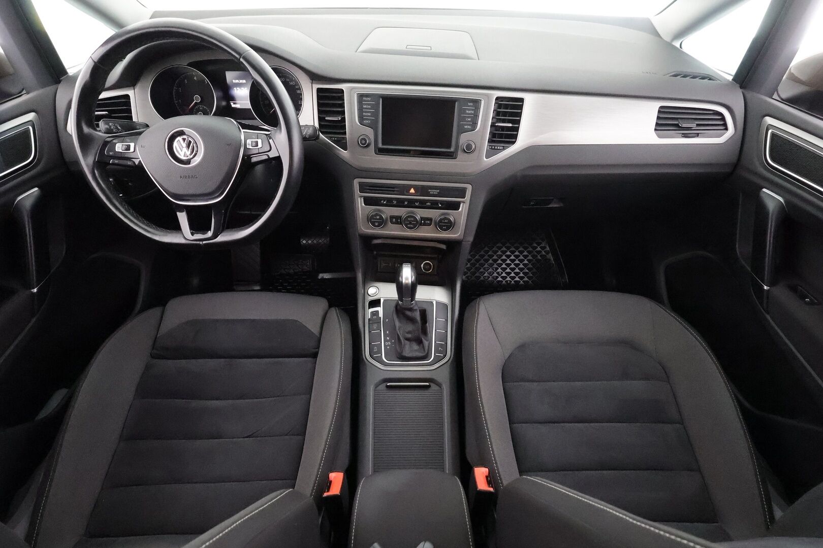 Volkswagen Golf Sportsvan 2016 Comfortline 1,4 TSI 92 kW (125 hv) DSG-automaatti - | ACC | Webasto | Koukku | P.kamera | ergoActive | Xenon | Keyless | Lane Assist | Apple & Android | Lämm. ratti | 2x renkaat aluin | Huoltokirja | - KORKO VAIN 3,99 %