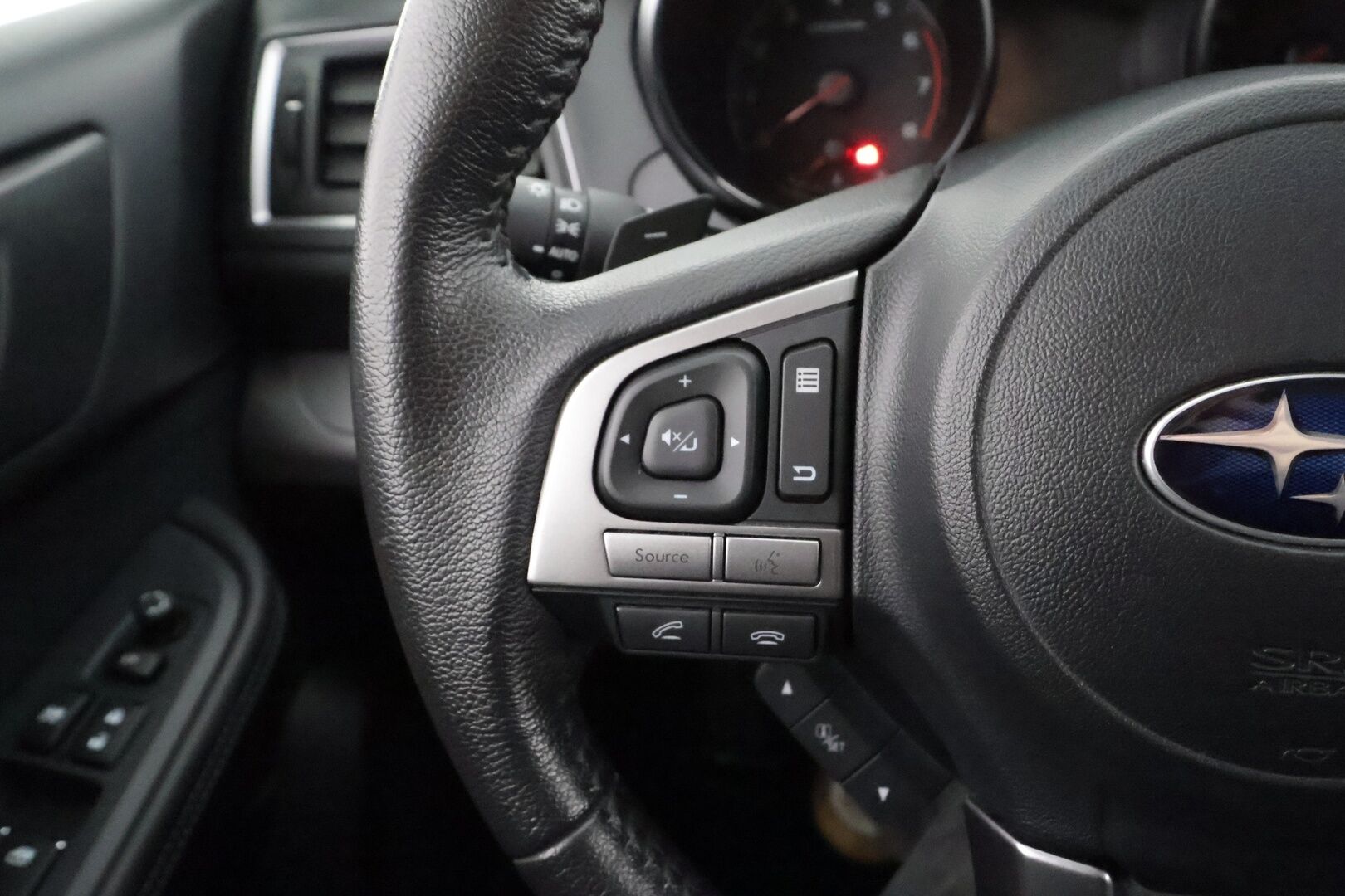 Subaru Outback 2016 2,5i Base CVT * ACC / P.kamera / Lohkolämmitin / Koukku / Sähköpenkki * - Suomi-auto / Kahdet renkaat aluvanteilla / Juuri katsastettu - Osta nyt, maksa vasta ensi vuonna