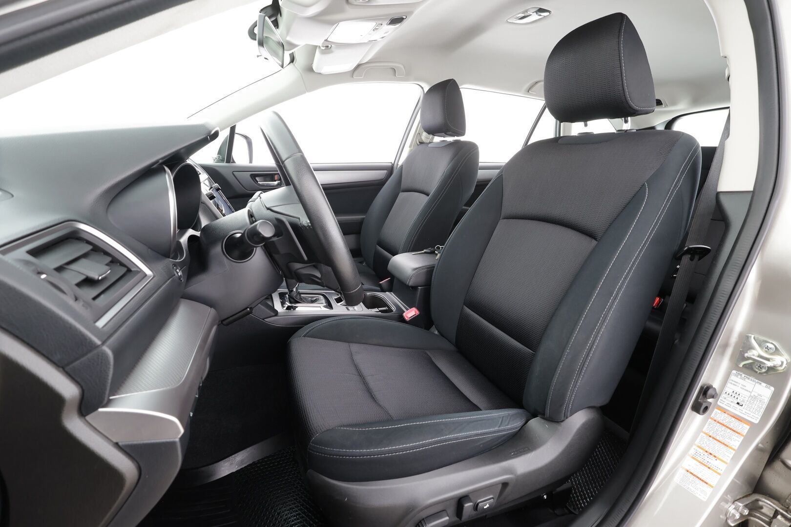 Subaru Outback 2016 2,5i Base CVT * ACC / P.kamera / Lohkolämmitin / Koukku / Sähköpenkki * - Suomi-auto / Kahdet renkaat aluvanteilla / Juuri katsastettu - Osta nyt, maksa vasta ensi vuonna