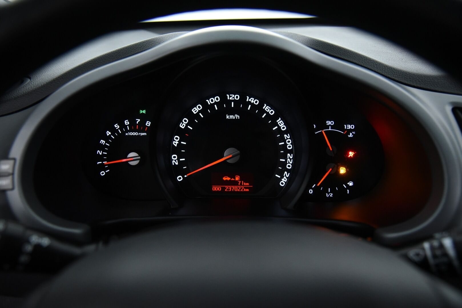 Kia Sportage 2015 1,6 ISG Urban Active EcoDynamics / Vetokoukku / P-Tutka / Lämmitettävä ratti / LED-Lisävalo / - Hyvä huoltohistoria! / Suomi-auto - HULLUT AVAJAISHULINAT KORKOTARJOUS 3,29 %