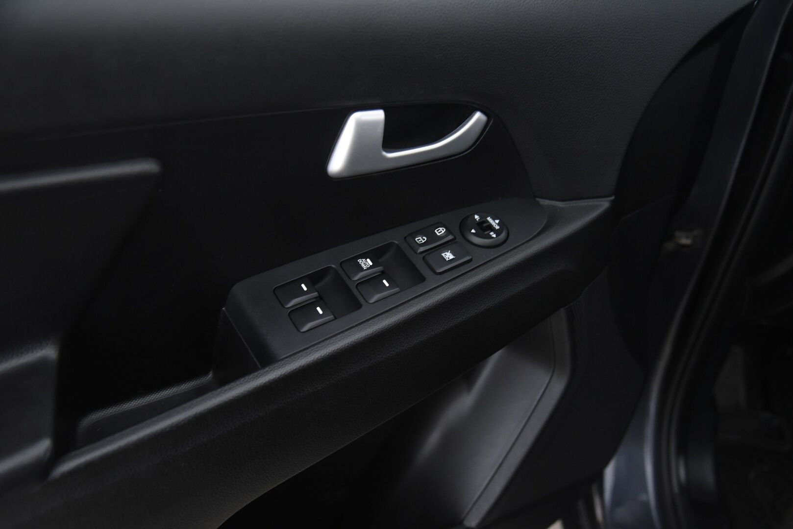 Kia Sportage 2015 1,6 ISG Urban Active EcoDynamics / Vetokoukku / P-Tutka / Lämmitettävä ratti / LED-Lisävalo / - Hyvä huoltohistoria! / Suomi-auto - HULLUT AVAJAISHULINAT KORKOTARJOUS 3,29 %