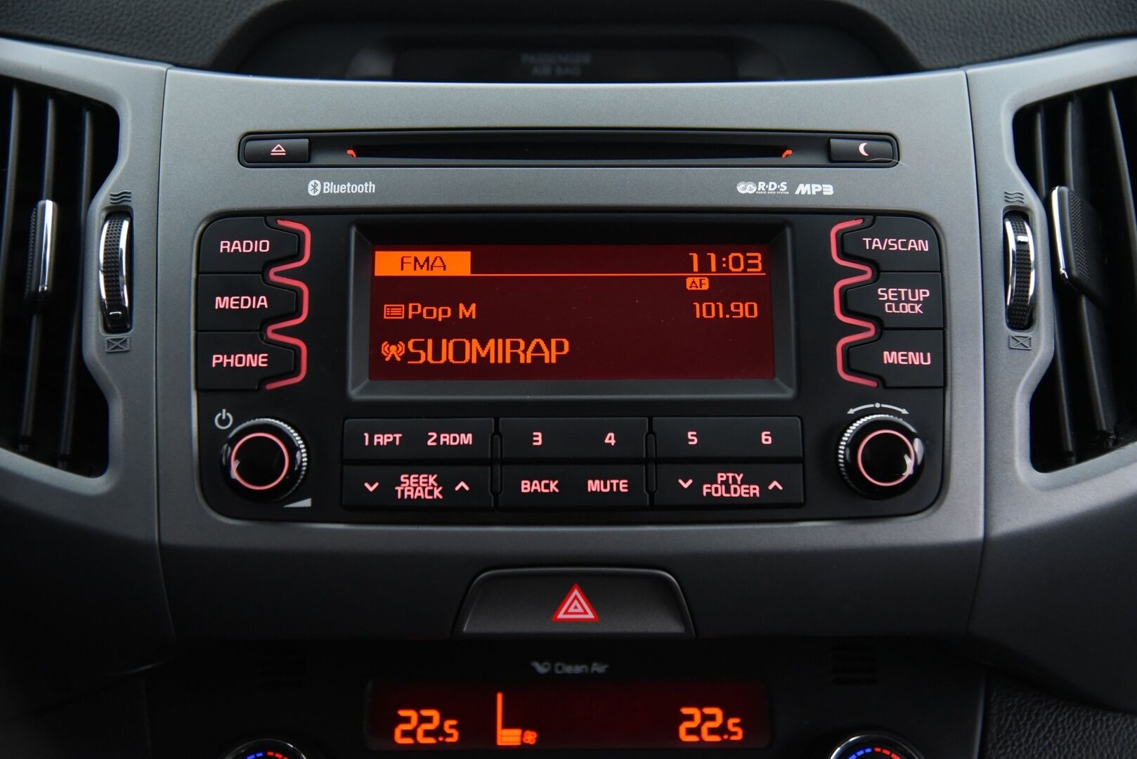 Kia Sportage 2015 1,6 ISG Urban Active EcoDynamics / Vetokoukku / P-Tutka / Lämmitettävä ratti / LED-Lisävalo / - Hyvä huoltohistoria! / Suomi-auto - HULLUT AVAJAISHULINAT KORKOTARJOUS 3,29 %