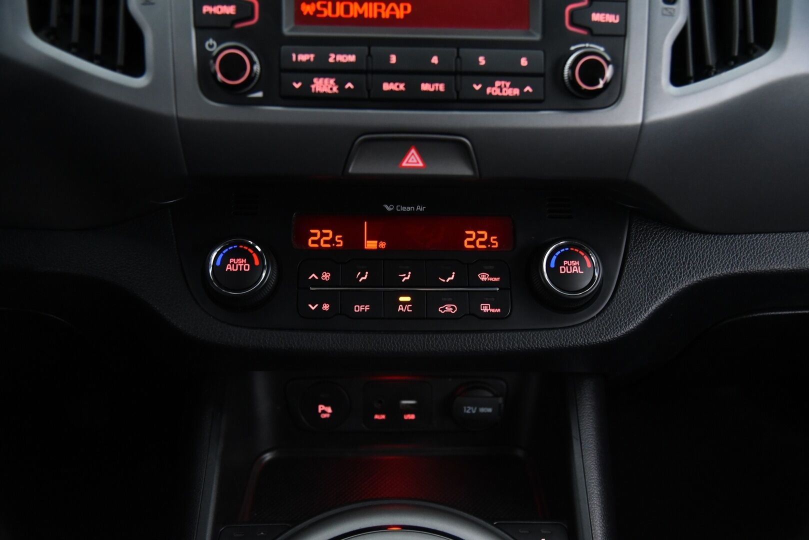 Kia Sportage 2015 1,6 ISG Urban Active EcoDynamics / Vetokoukku / P-Tutka / Lämmitettävä ratti / LED-Lisävalo / - Hyvä huoltohistoria! / Suomi-auto - HULLUT AVAJAISHULINAT KORKOTARJOUS 3,29 %