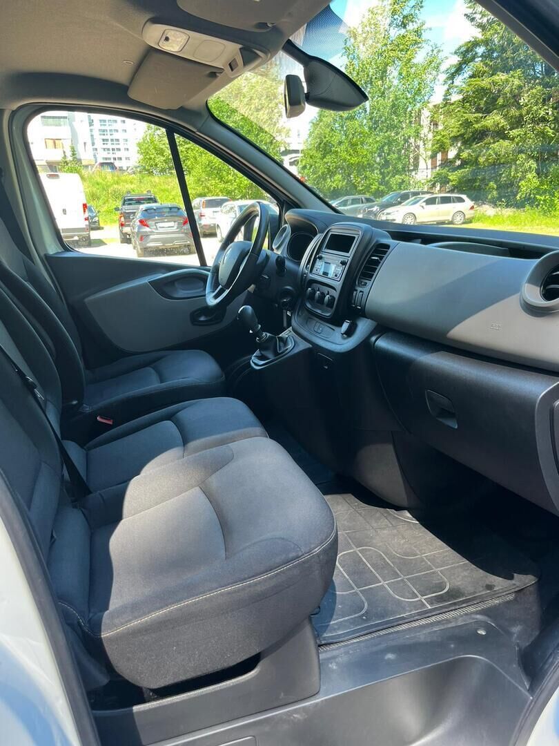 Renault Trafic Passenger 2016 dCi 145 TwinTurbo L2H1 1+8 hlö