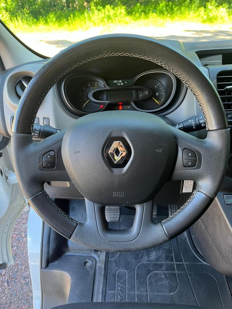 Renault Trafic Passenger 2016 dCi 145 TwinTurbo L2H1 1+8 hlö
