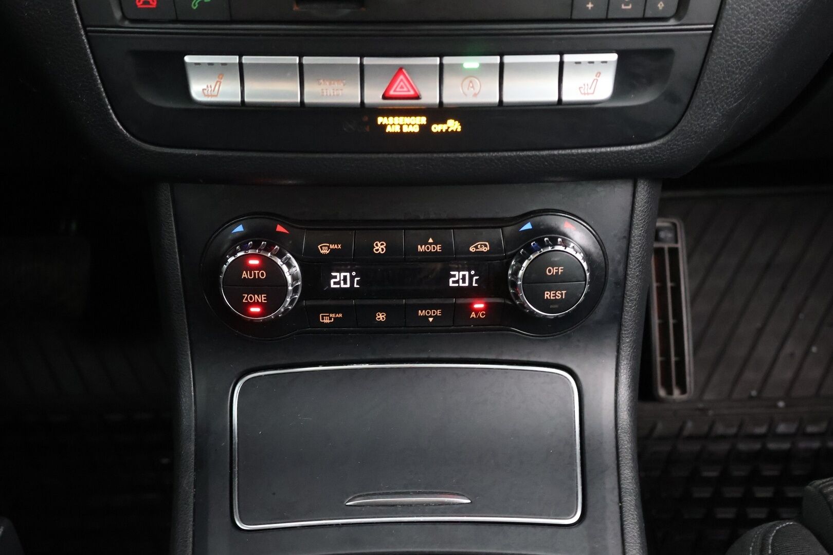 Mercedes-Benz B 2017 180 A Premium Business - | LED High Perf. | P-Kamera | Suomi-Auto | Apple&Android | Lohko + sis. |